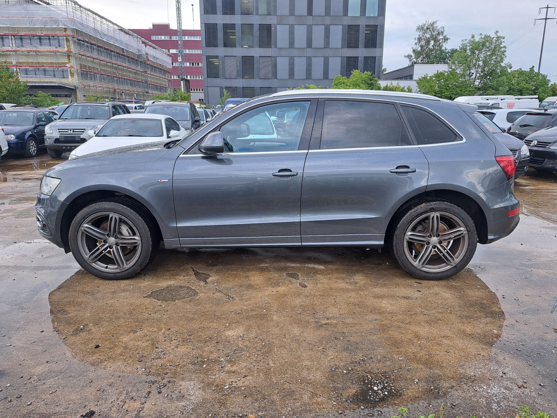 AUDI Q5 2.0 TDI quattro S-tronic-image-2