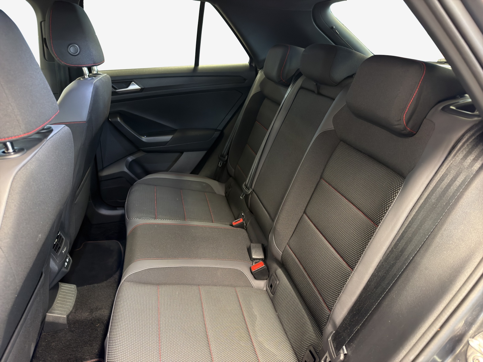VW T-Roc 2.0 TDI SCR Sport DSG 4Motion-image-11