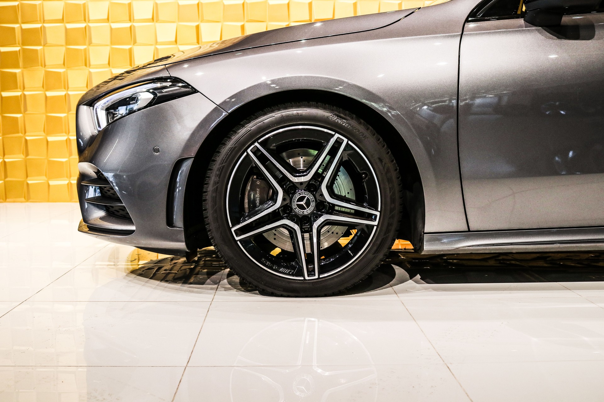 MERCEDES-BENZ A 250 AMG Line 7G-DCT-image-7