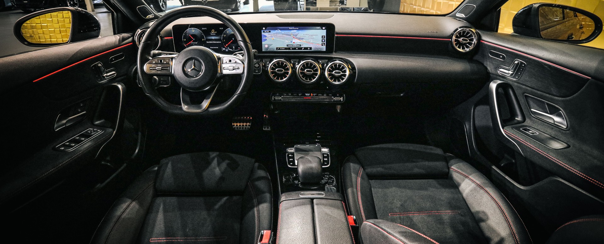 MERCEDES-BENZ A 250 AMG Line 7G-DCT-image-12