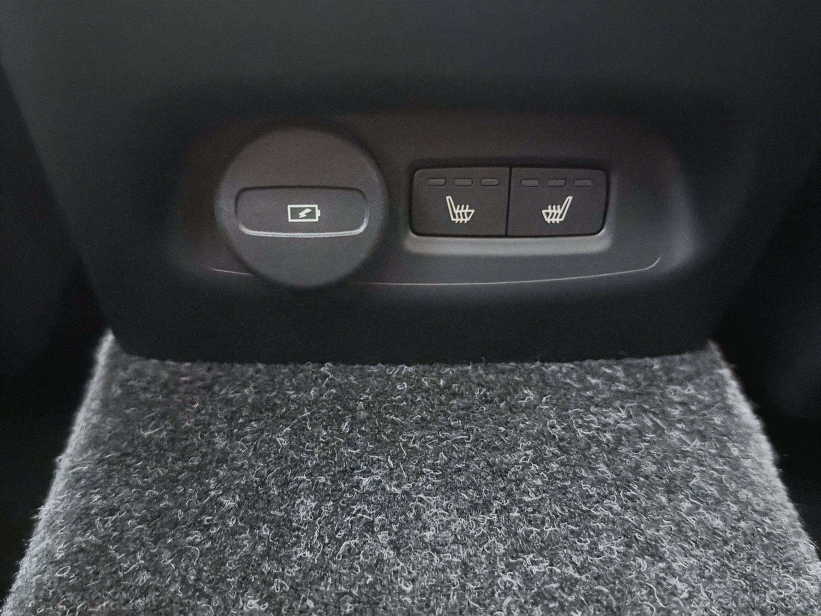VOLVO EC40 Twin Ultra AWD XCENTRIC-image-18