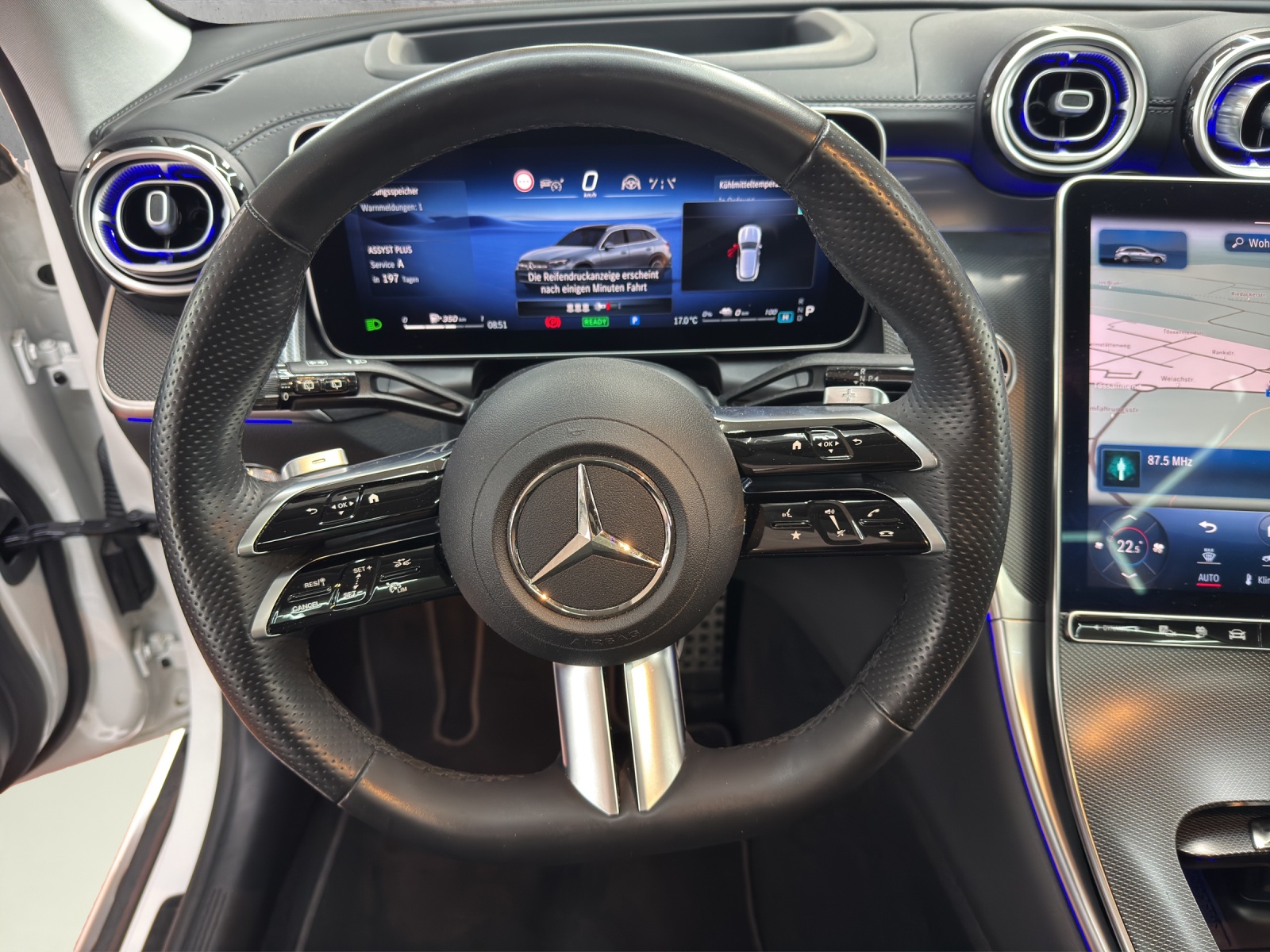 MERCEDES-BENZ GLC 300 e 4Matic 9G-Tronic-image-9