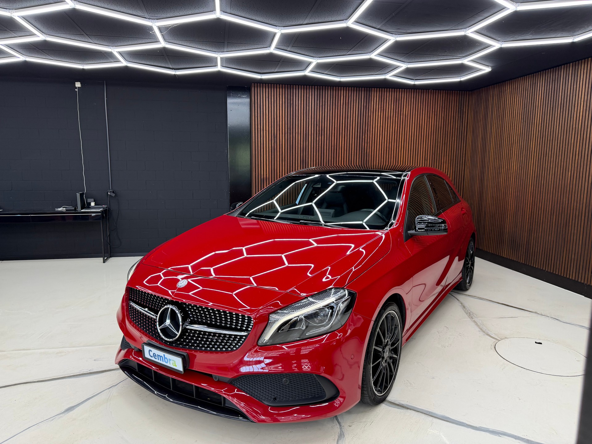 MERCEDES-BENZ A 200 AMG Line-image-0