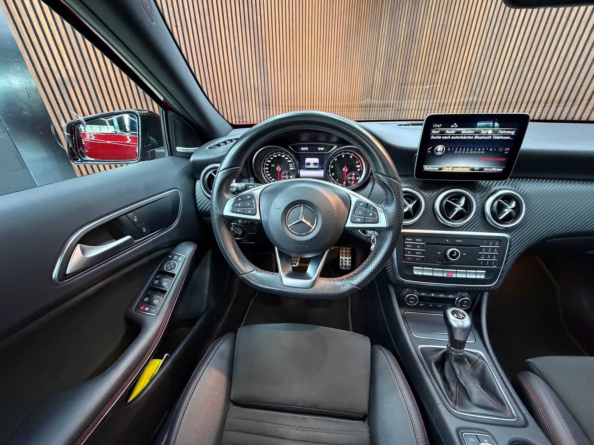 MERCEDES-BENZ A 200 AMG Line-image-12