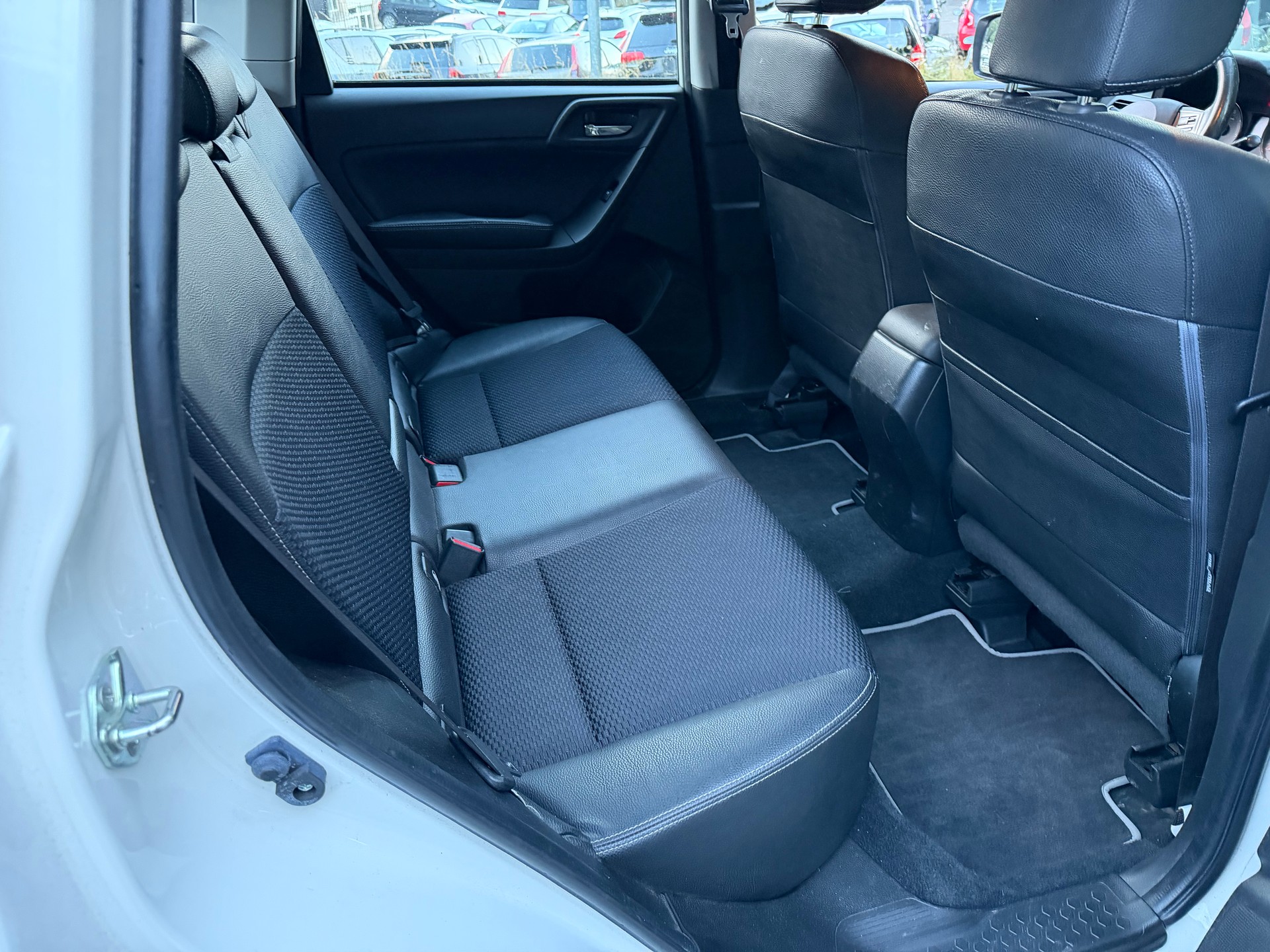 SUBARU Forester 2.0D Advantage-image-10