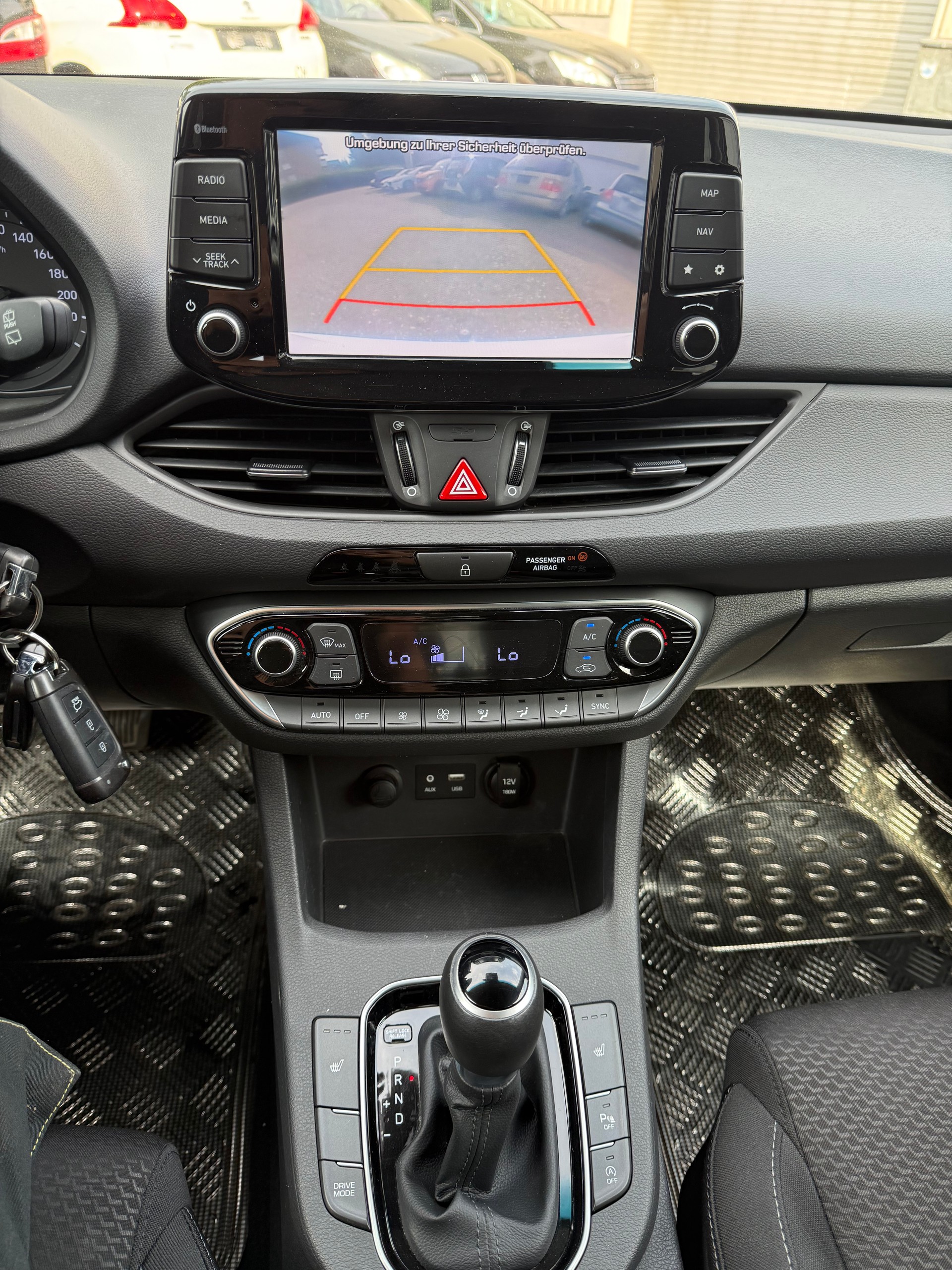 HYUNDAI i30 1.4 T-GDI Amplia DCT-image-9