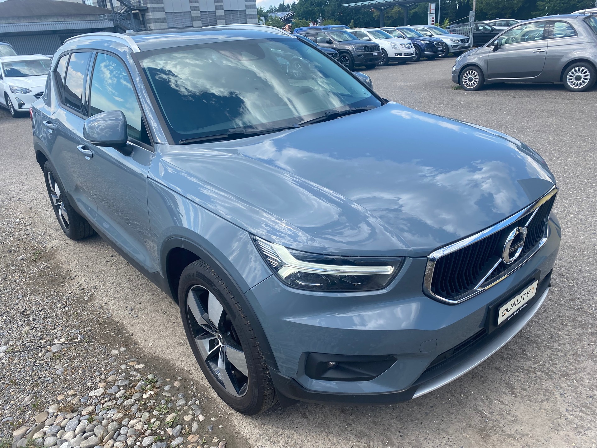 VOLVO XC40 T3 Momentum Geartronic-image-2