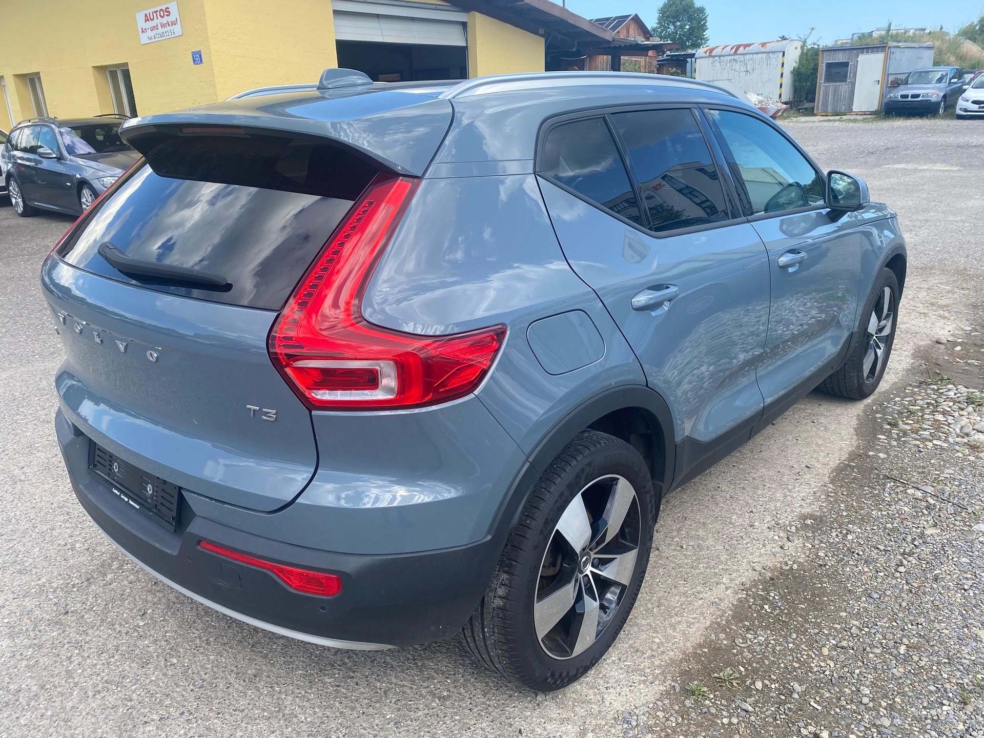VOLVO XC40 T3 Momentum Geartronic-image-4