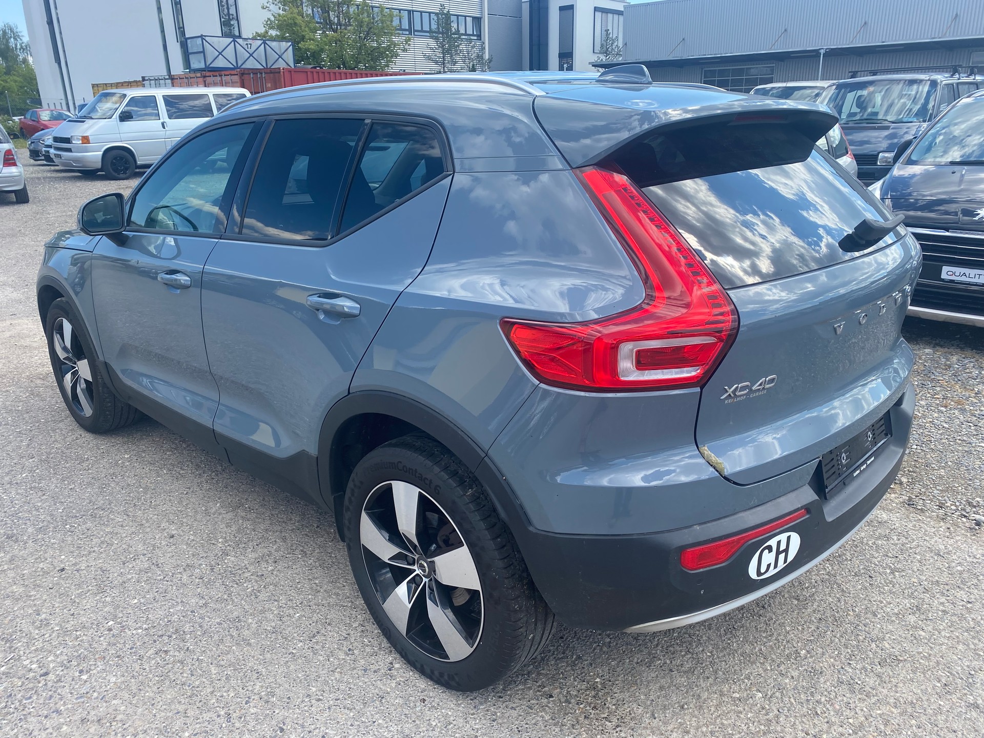 VOLVO XC40 T3 Momentum Geartronic-image-3