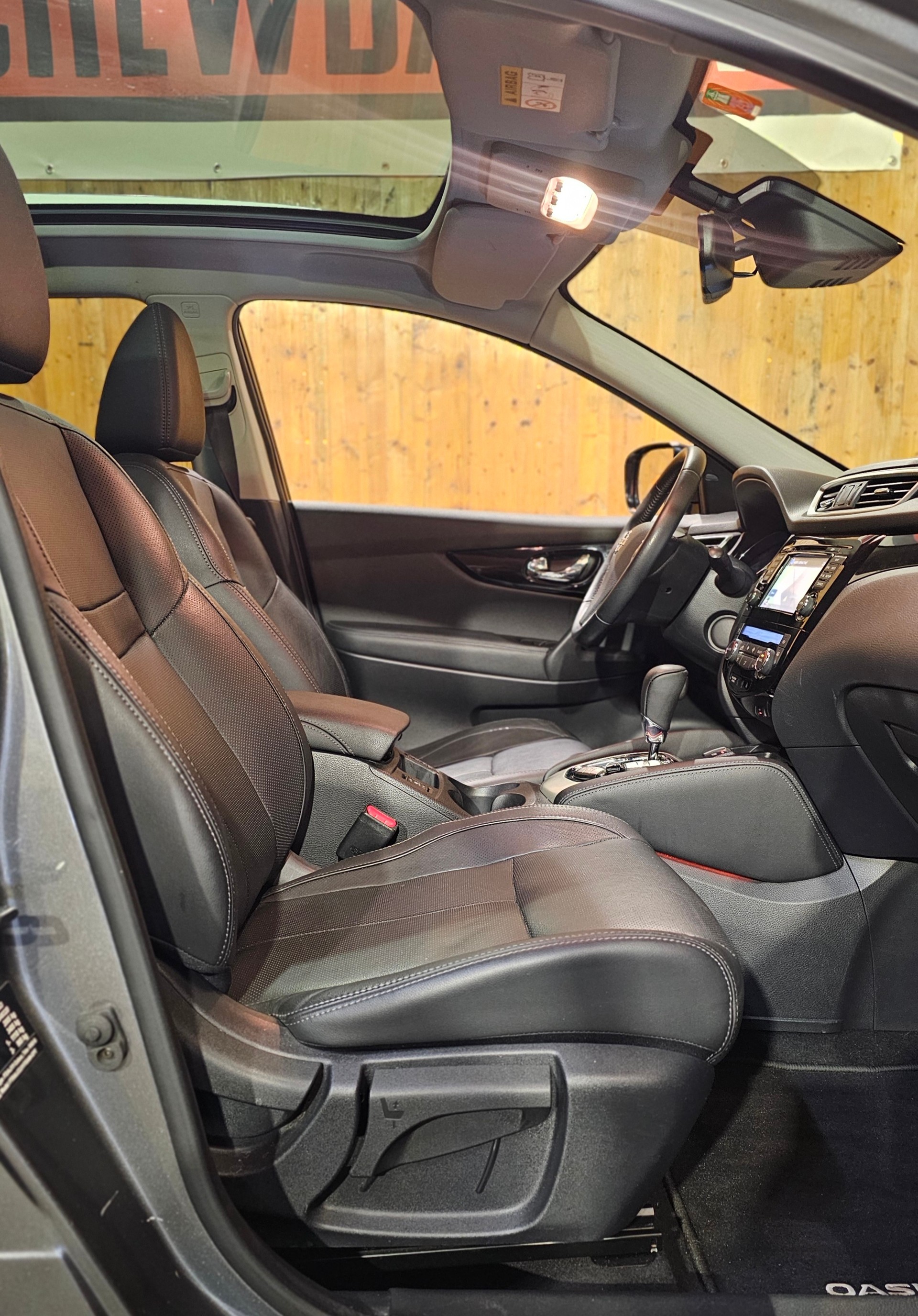 NISSAN Qashqai 1.6 dCi Swiss Edition Premium Xtronic CVT-image-16