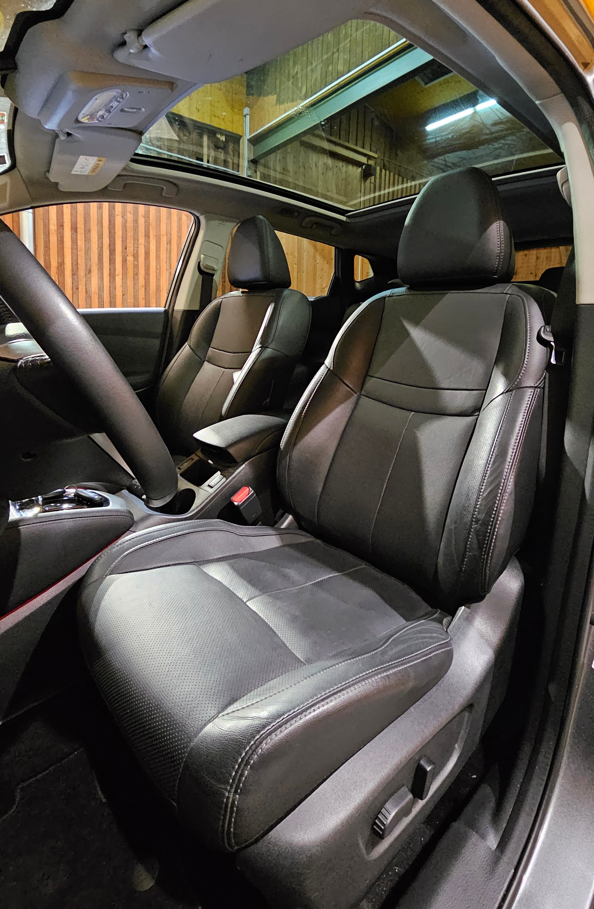 NISSAN Qashqai 1.6 dCi Swiss Edition Premium Xtronic CVT-image-13