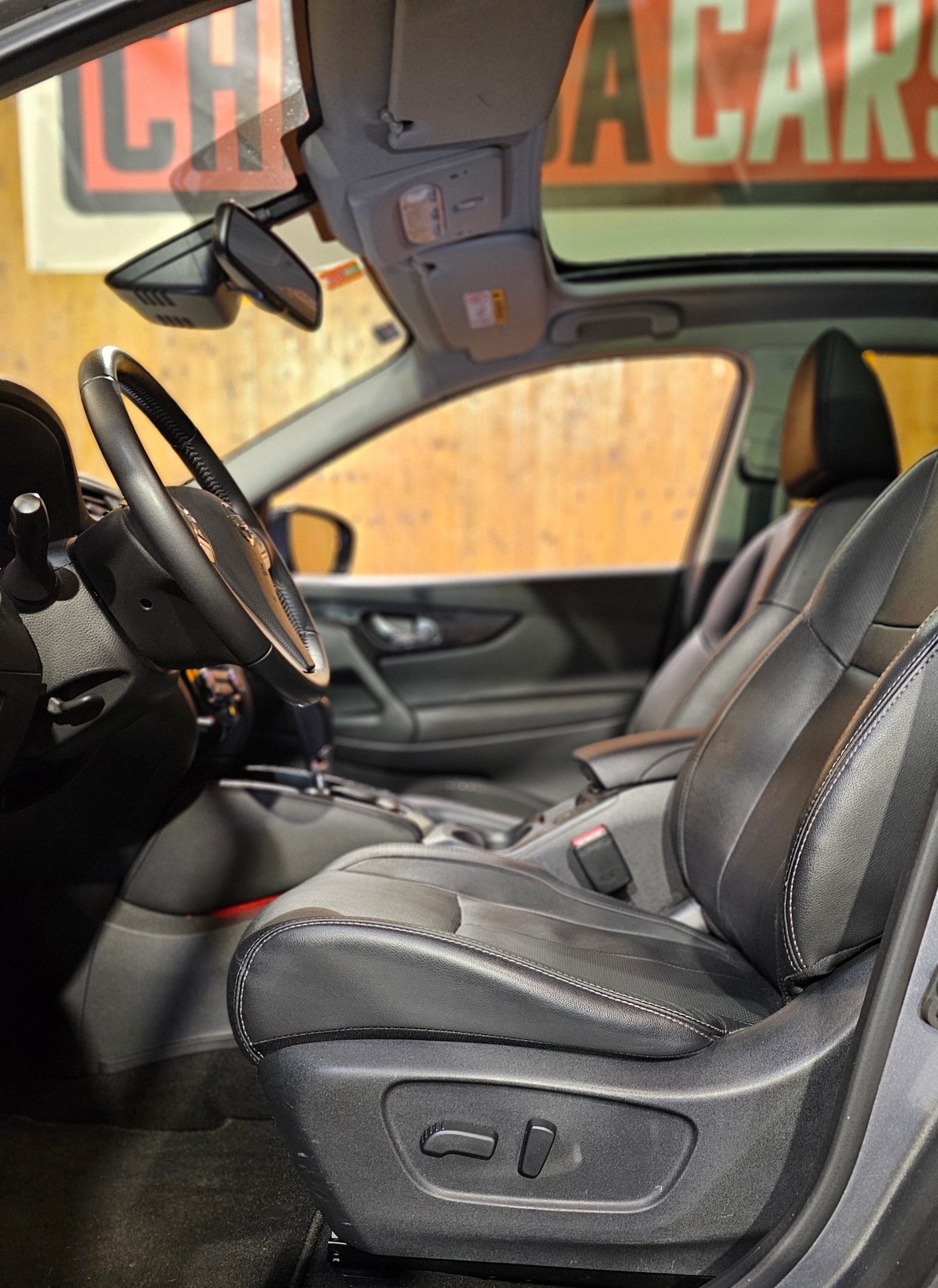 NISSAN Qashqai 1.6 dCi Swiss Edition Premium Xtronic CVT-image-14