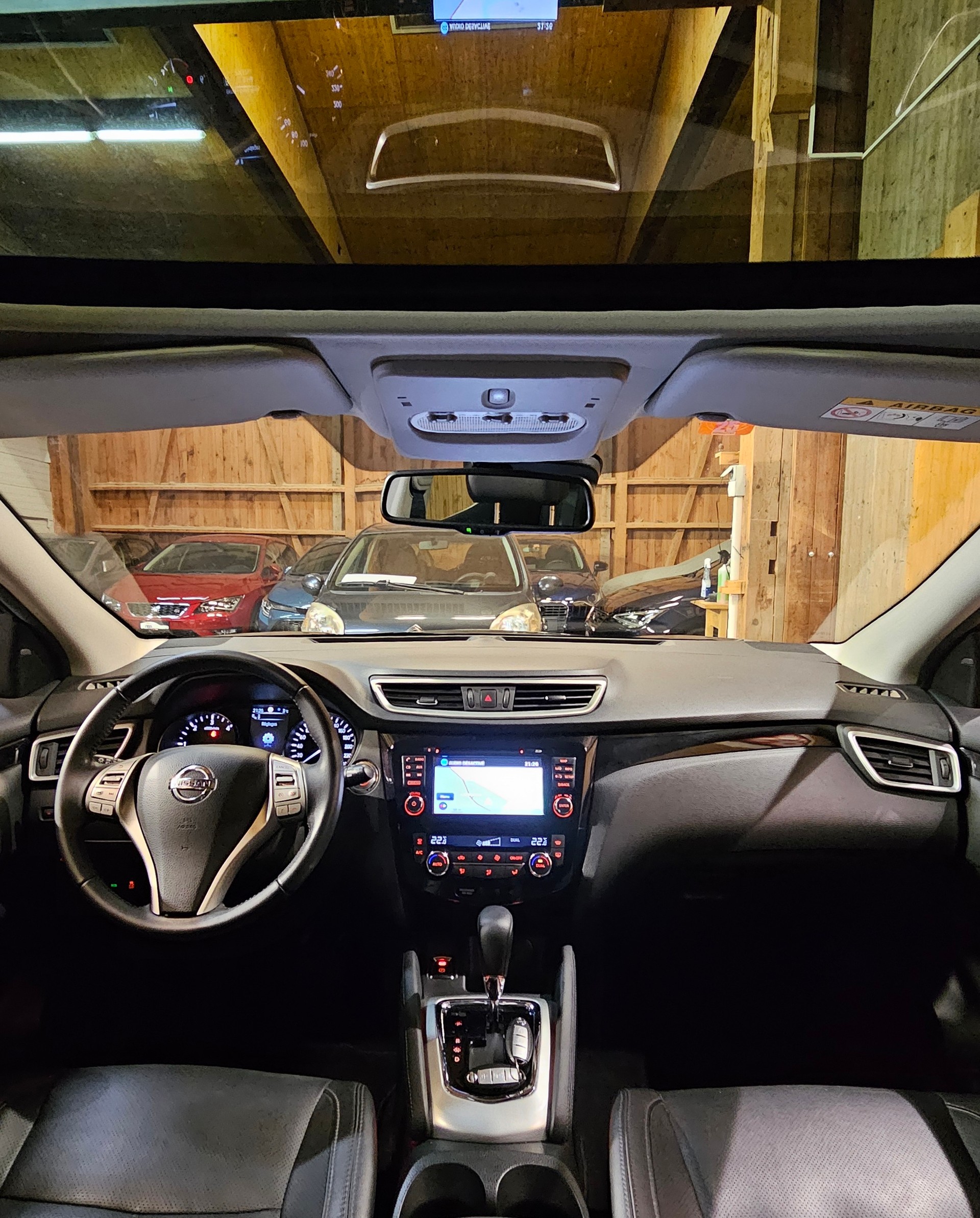 NISSAN Qashqai 1.6 dCi Swiss Edition Premium Xtronic CVT-image-12