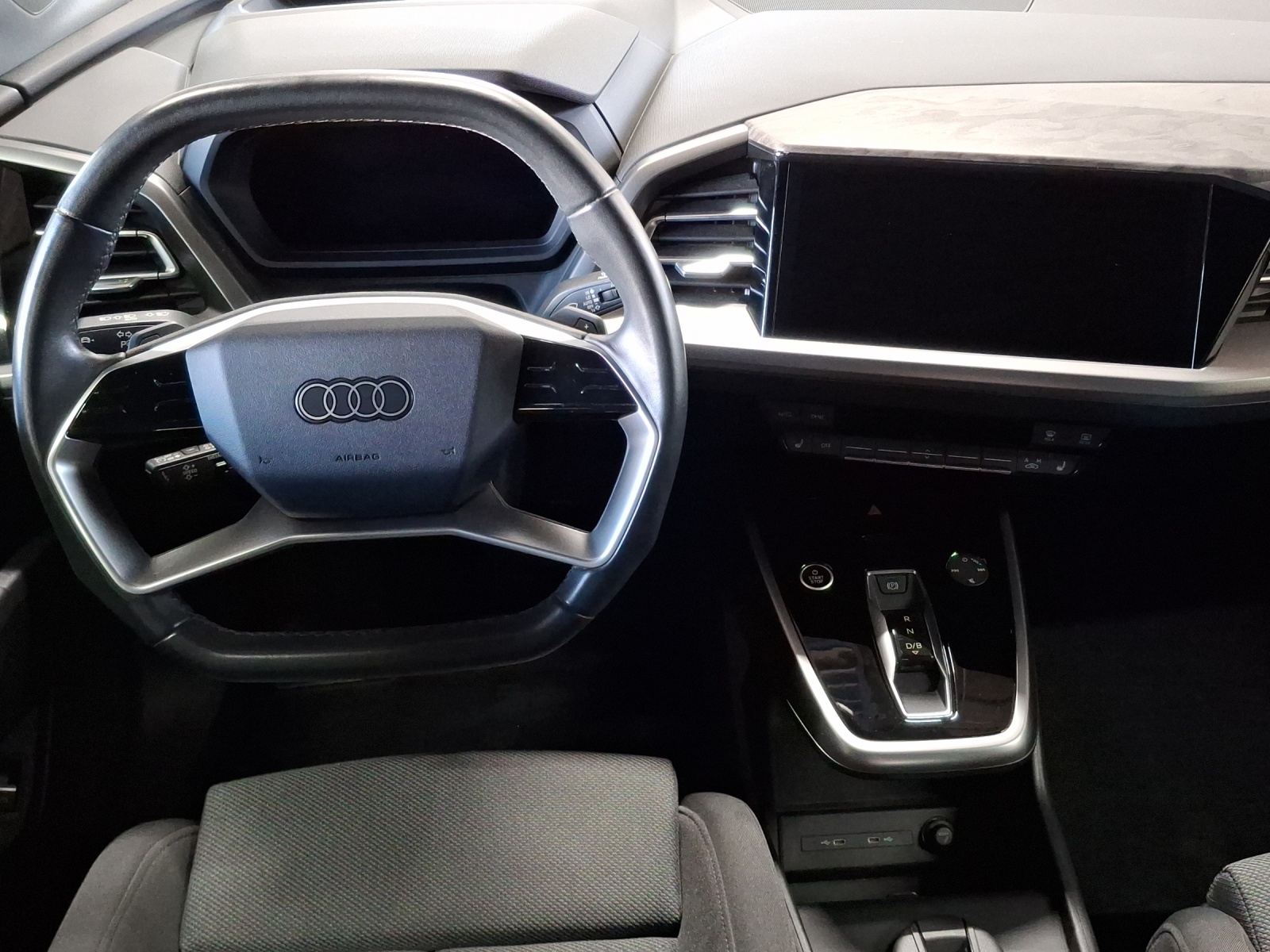 AUDI Q4 Sportback e-tron 45 quattro-image-8