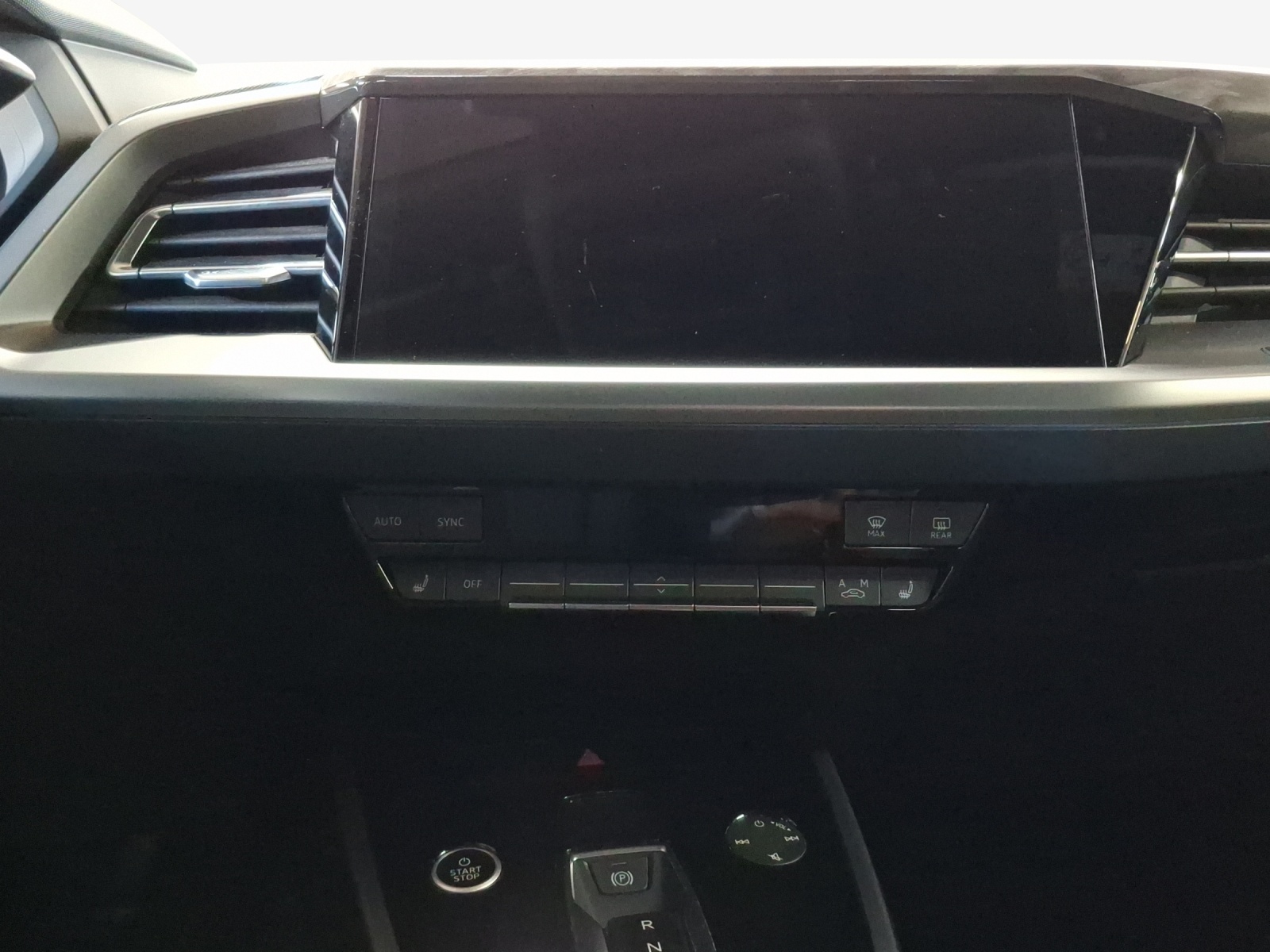 AUDI Q4 Sportback e-tron 45 quattro-image-10