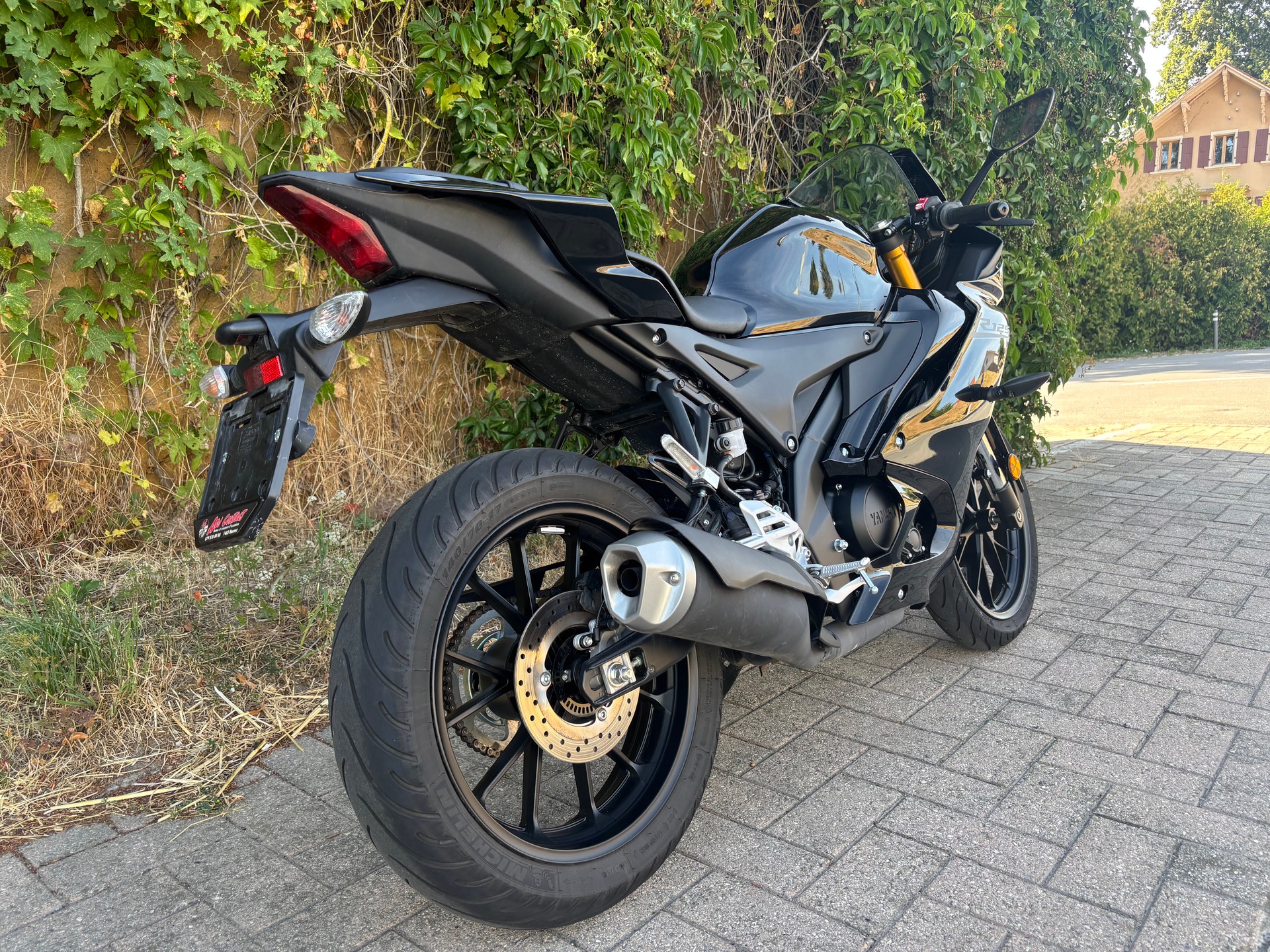 YAMAHA YZF-R 125 ABS-image-9