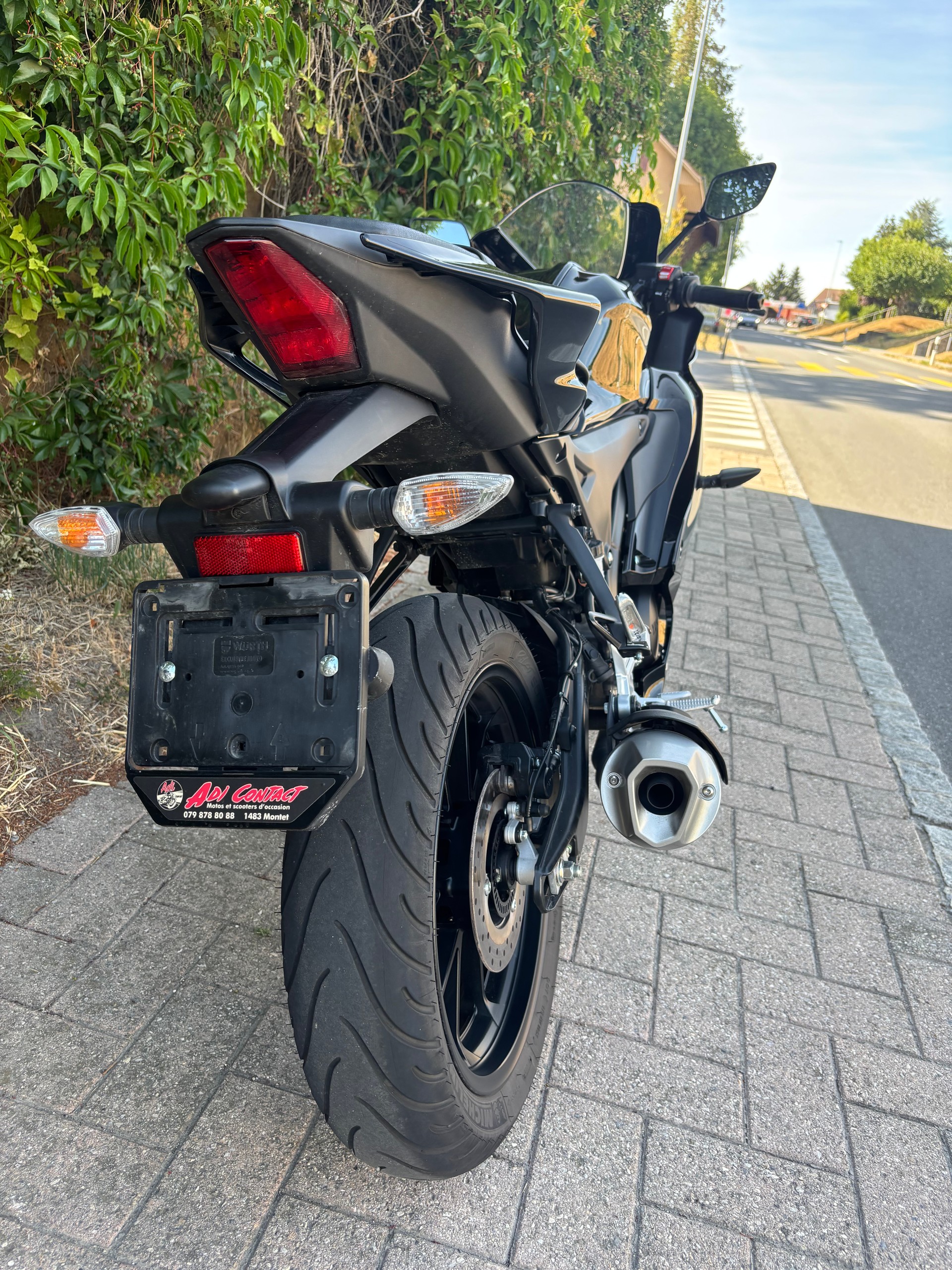 YAMAHA YZF-R 125 ABS-image-8