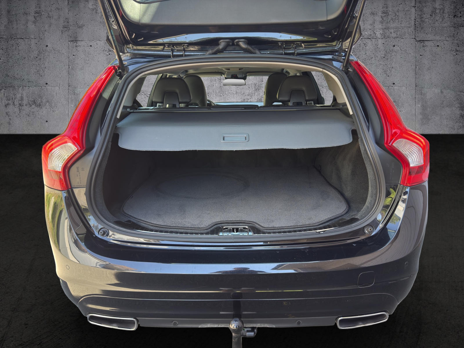 VOLVO V60 D5 AWD Summum Geartronic *CH-FZG*-image-10