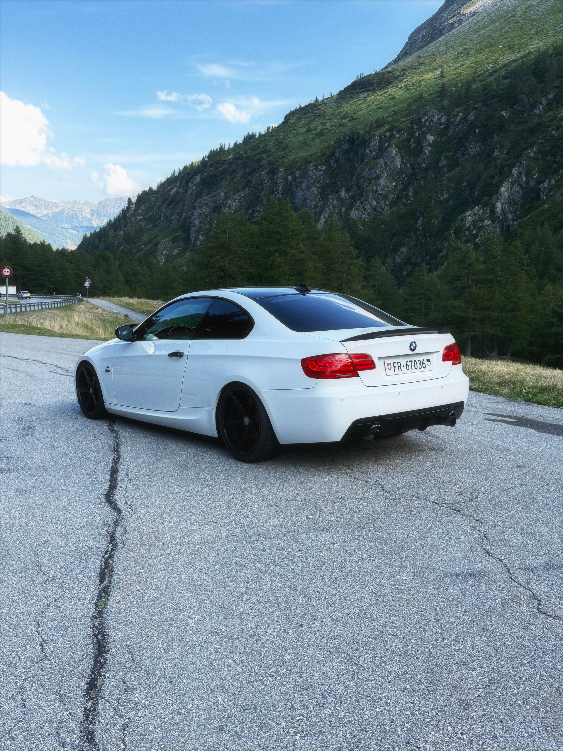 BMW 335i-image-1