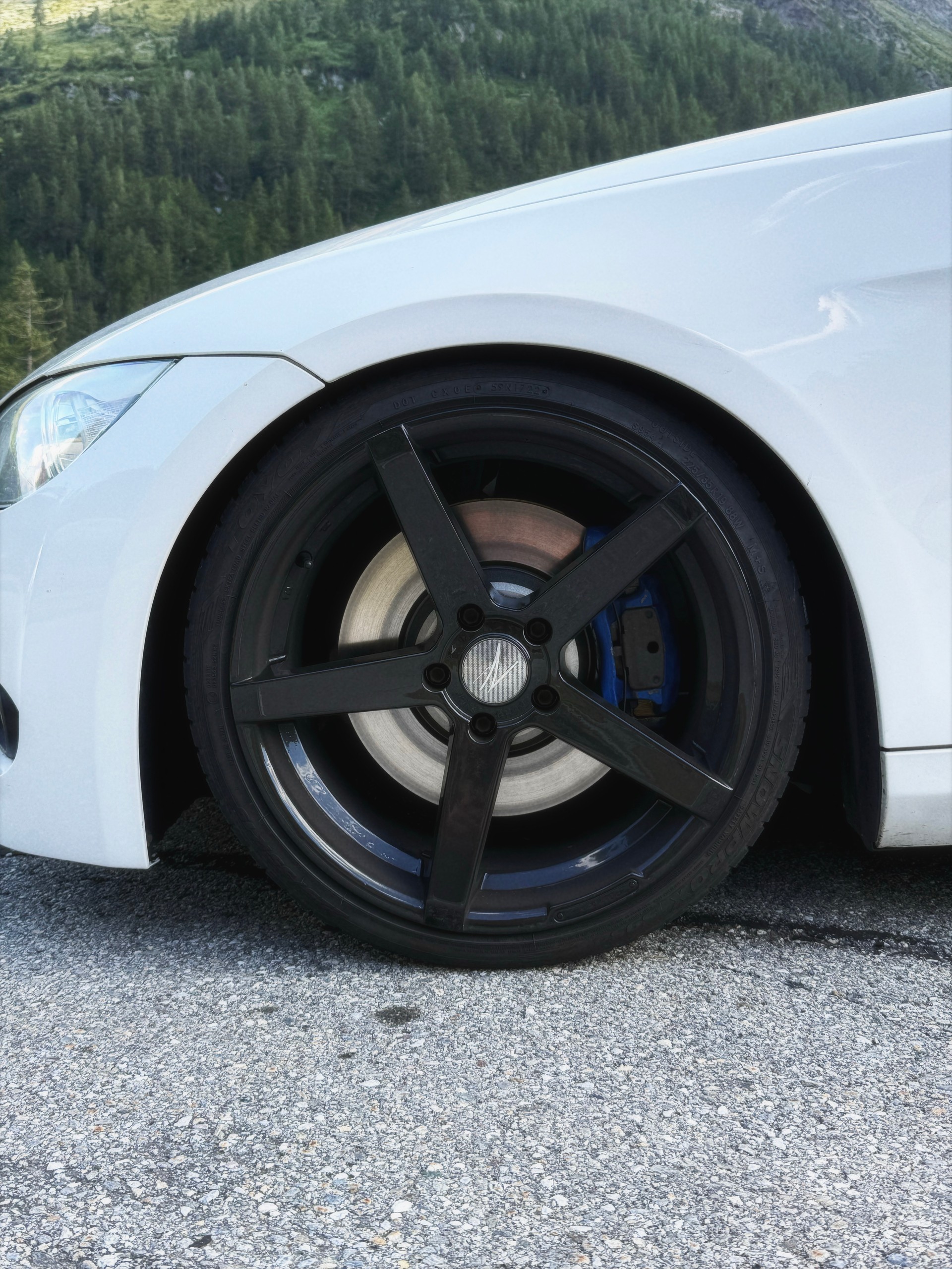 BMW 335i-image-2