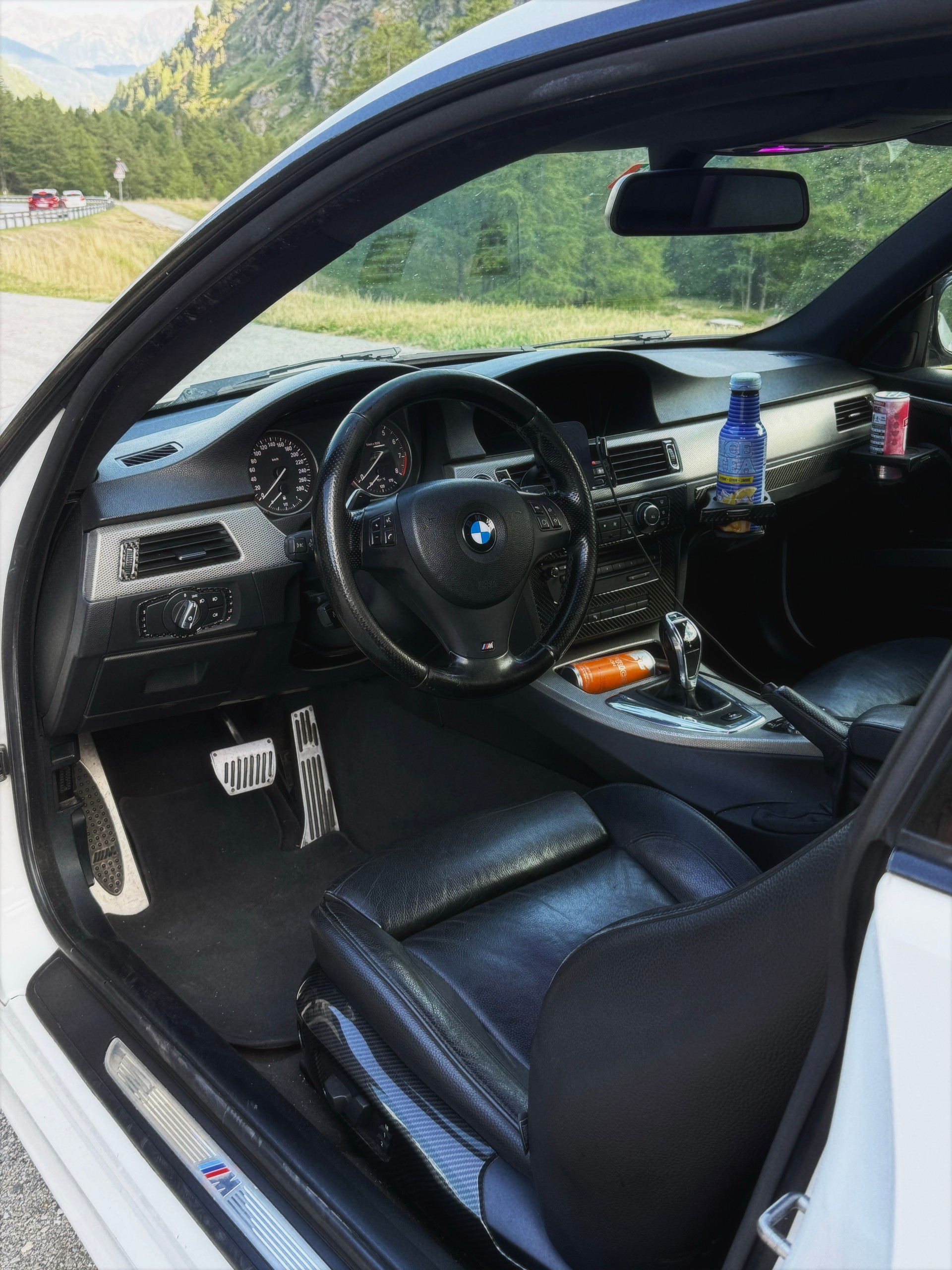 BMW 335i-image-3