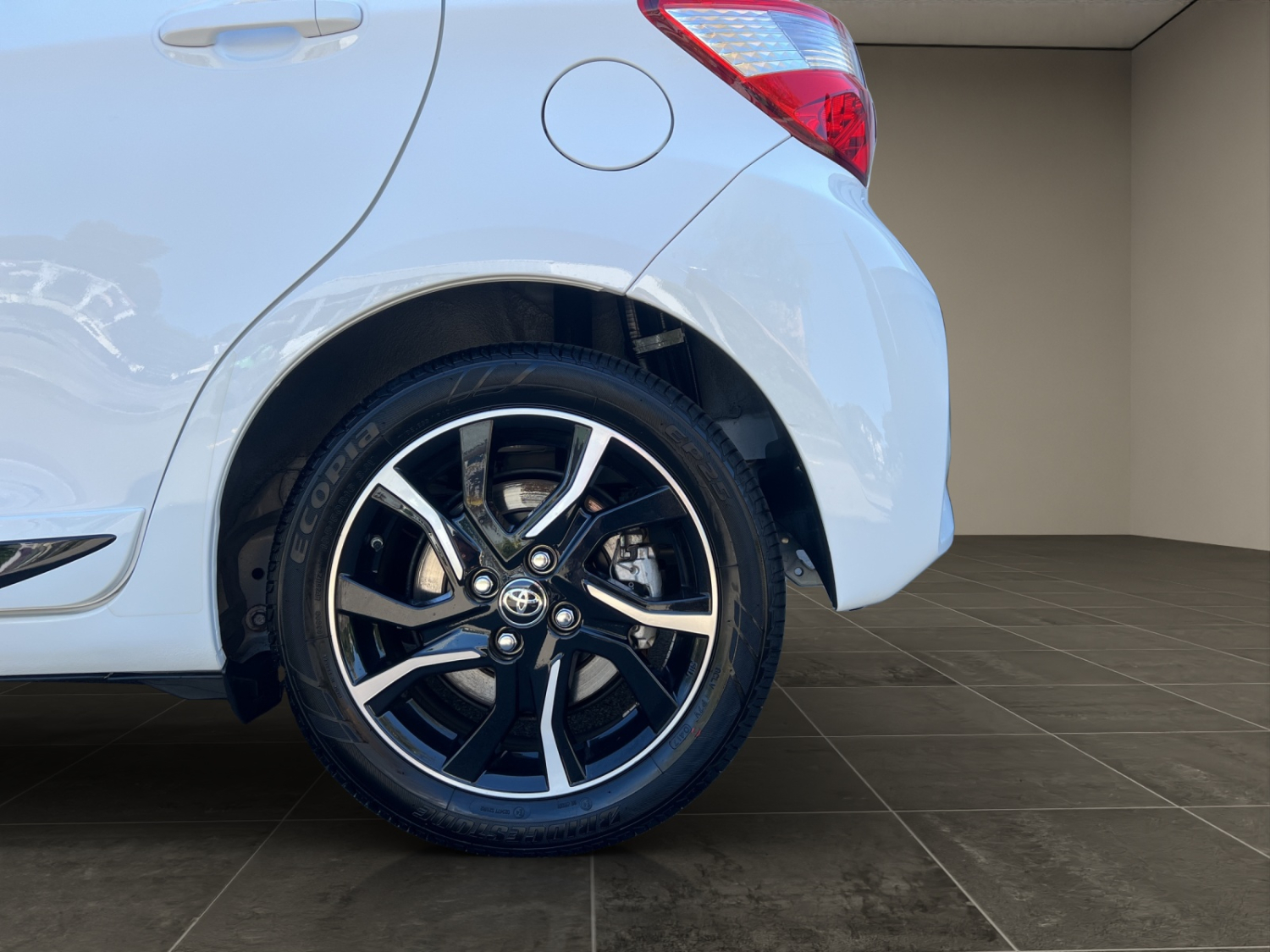 TOYOTA Yaris 1.5 VVT-i HSD Trend-image-27