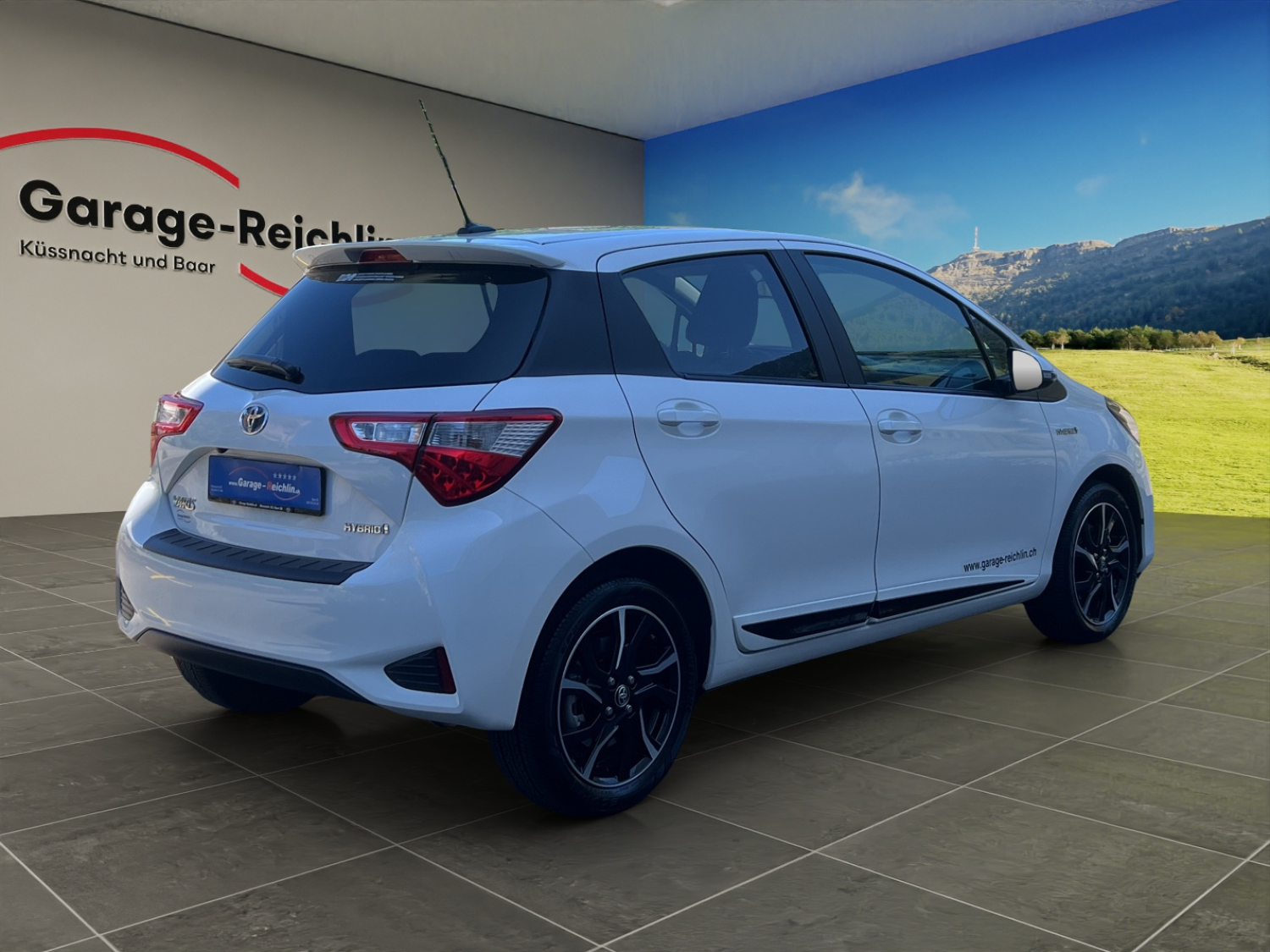 TOYOTA Yaris 1.5 VVT-i HSD Trend-image-4