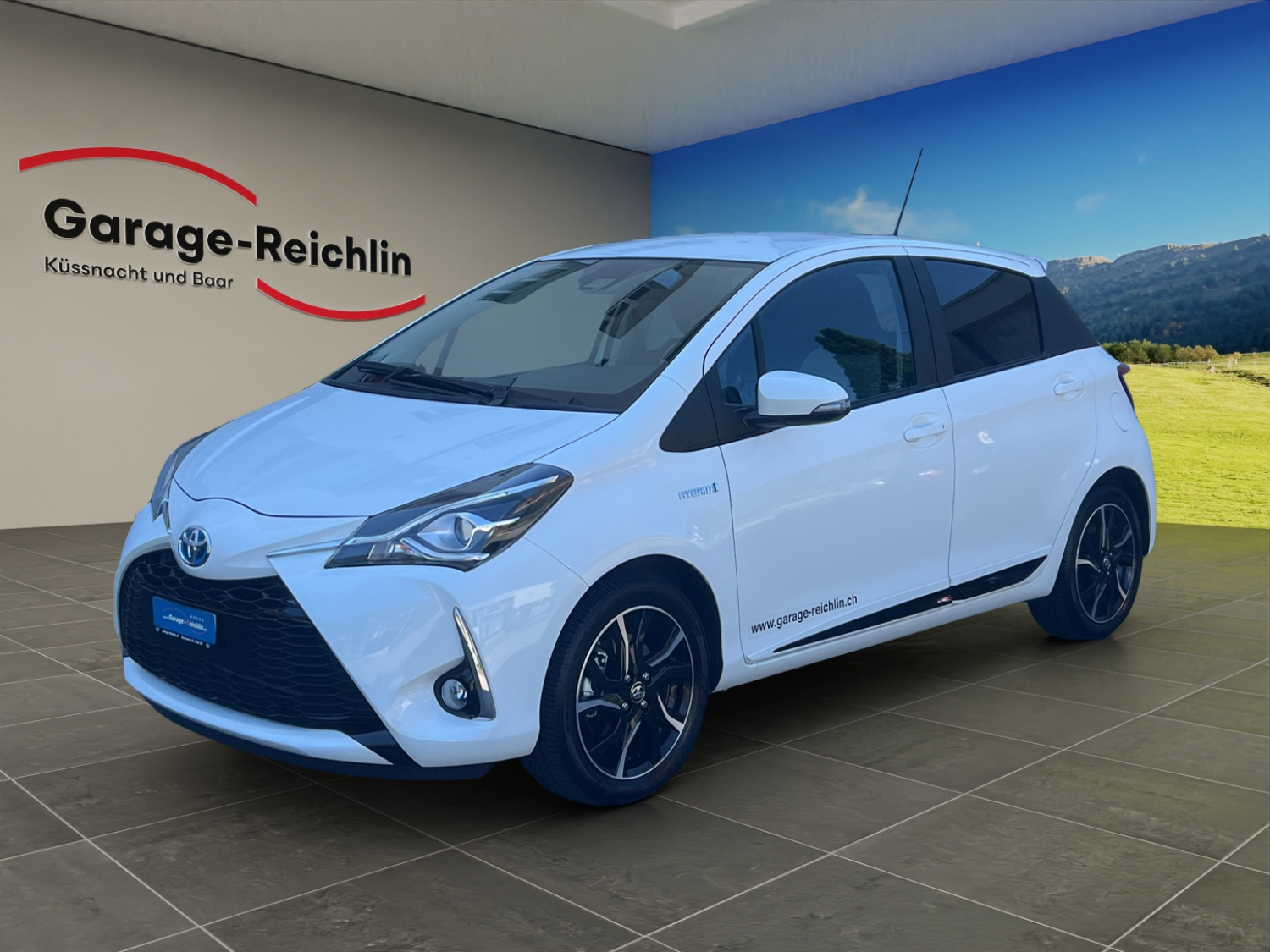 TOYOTA Yaris 1.5 VVT-i HSD Trend-image-0