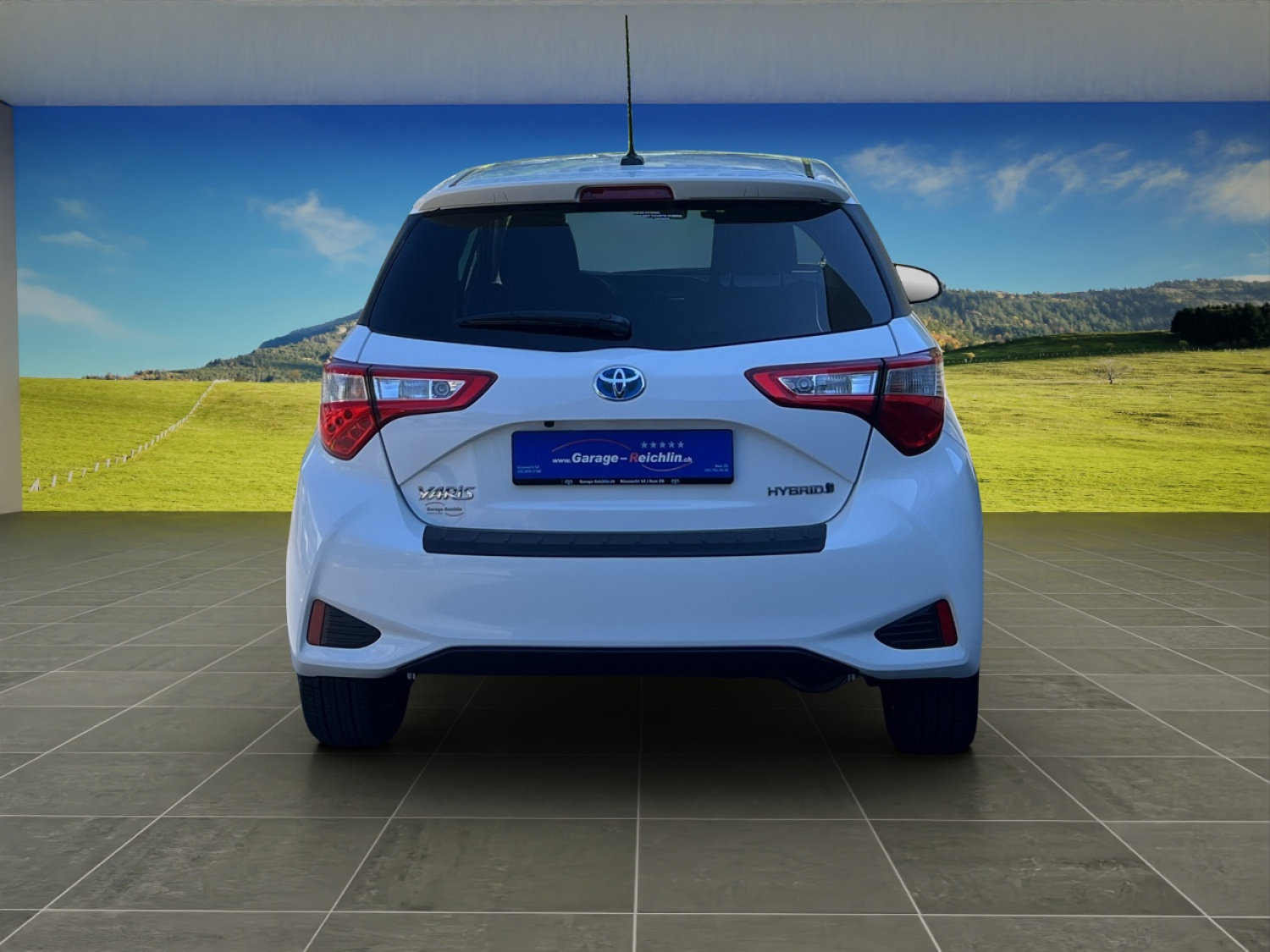 TOYOTA Yaris 1.5 VVT-i HSD Trend-image-3