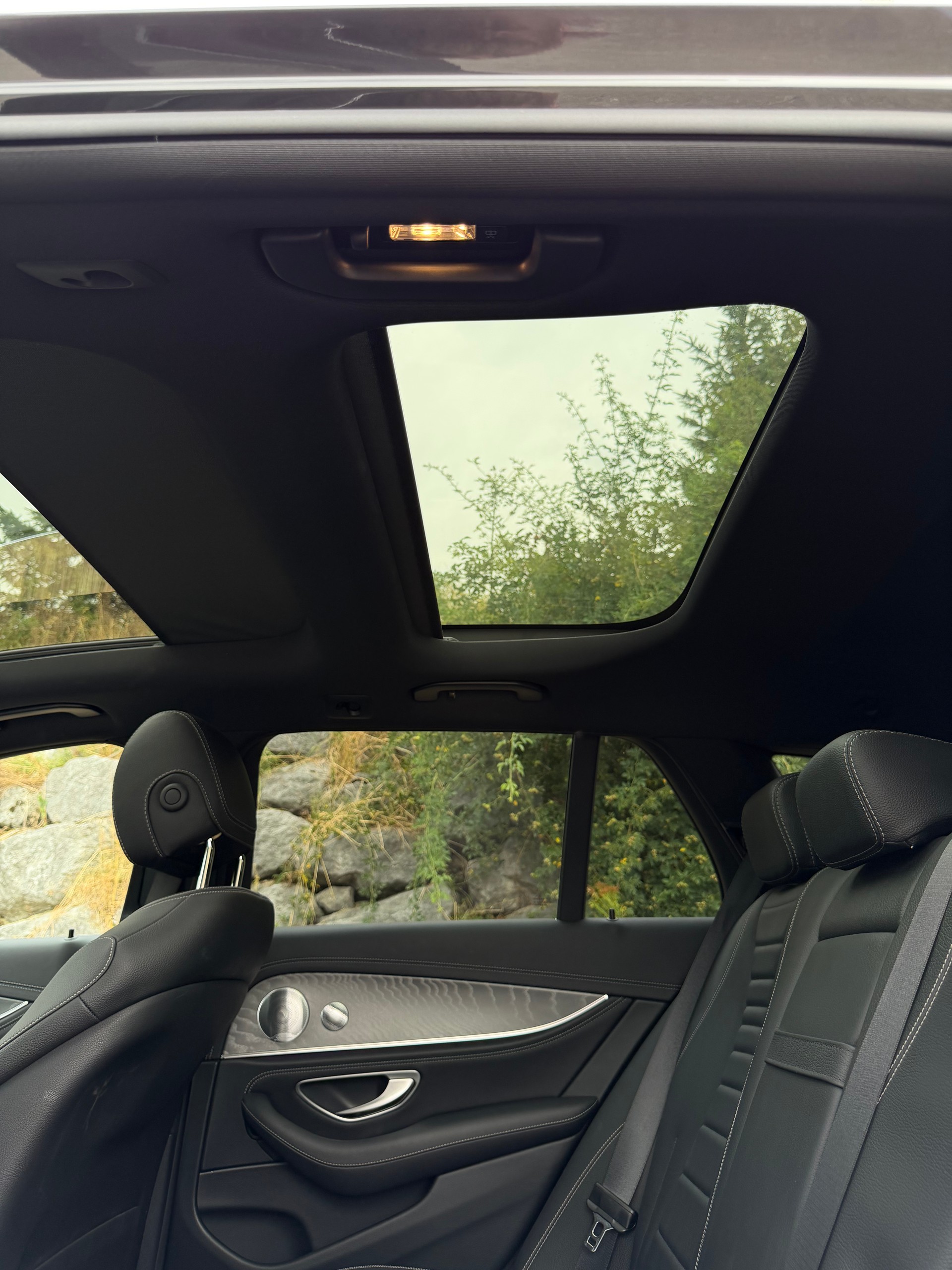 MERCEDES-BENZ E 400 d AMG Line 4matic-image-5