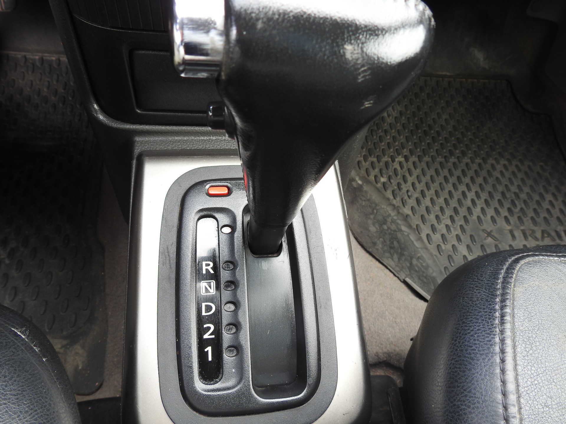 NISSAN X-Trail 2.5 16V Elegance-image-21