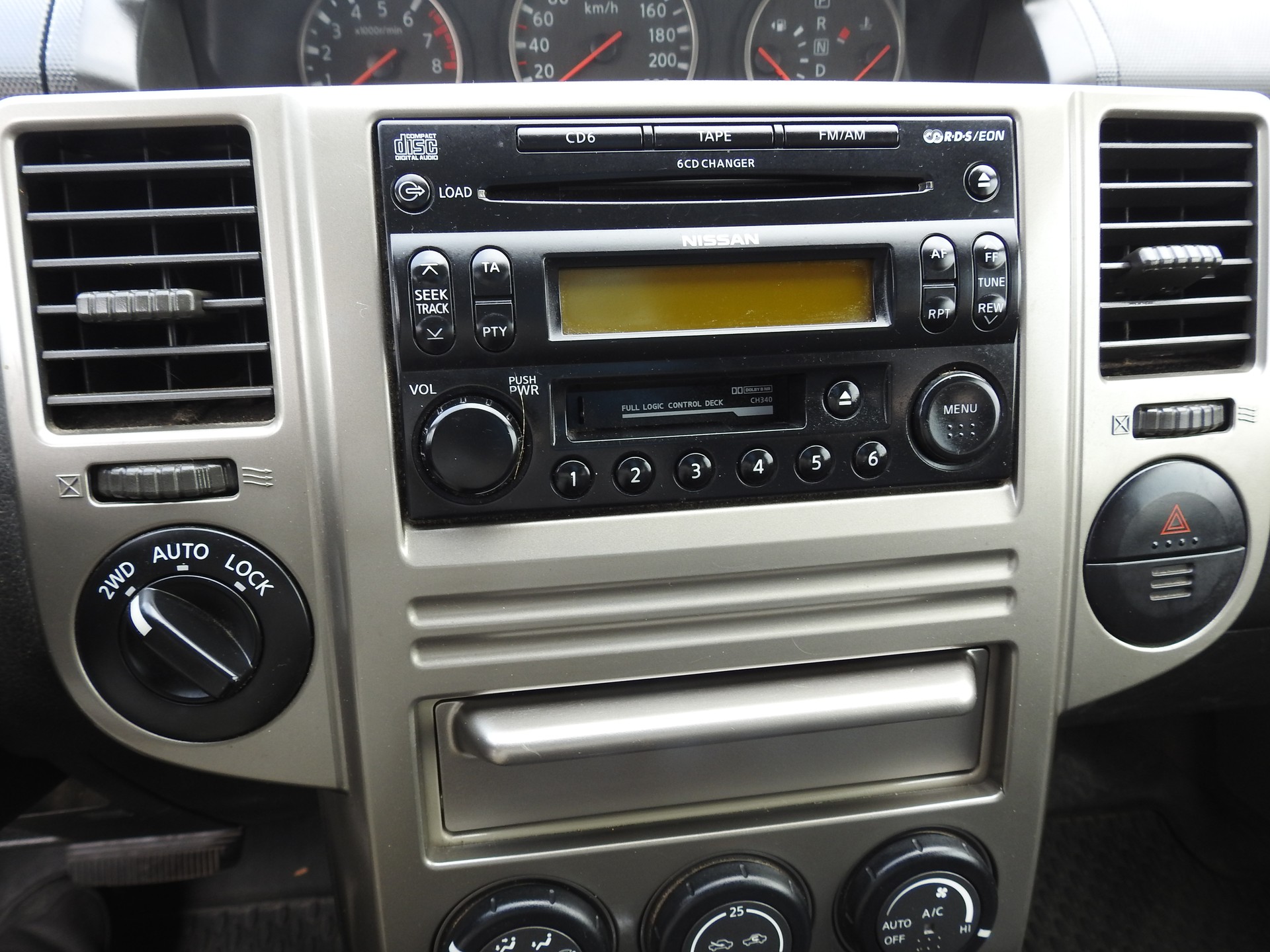 NISSAN X-Trail 2.5 16V Elegance-image-24