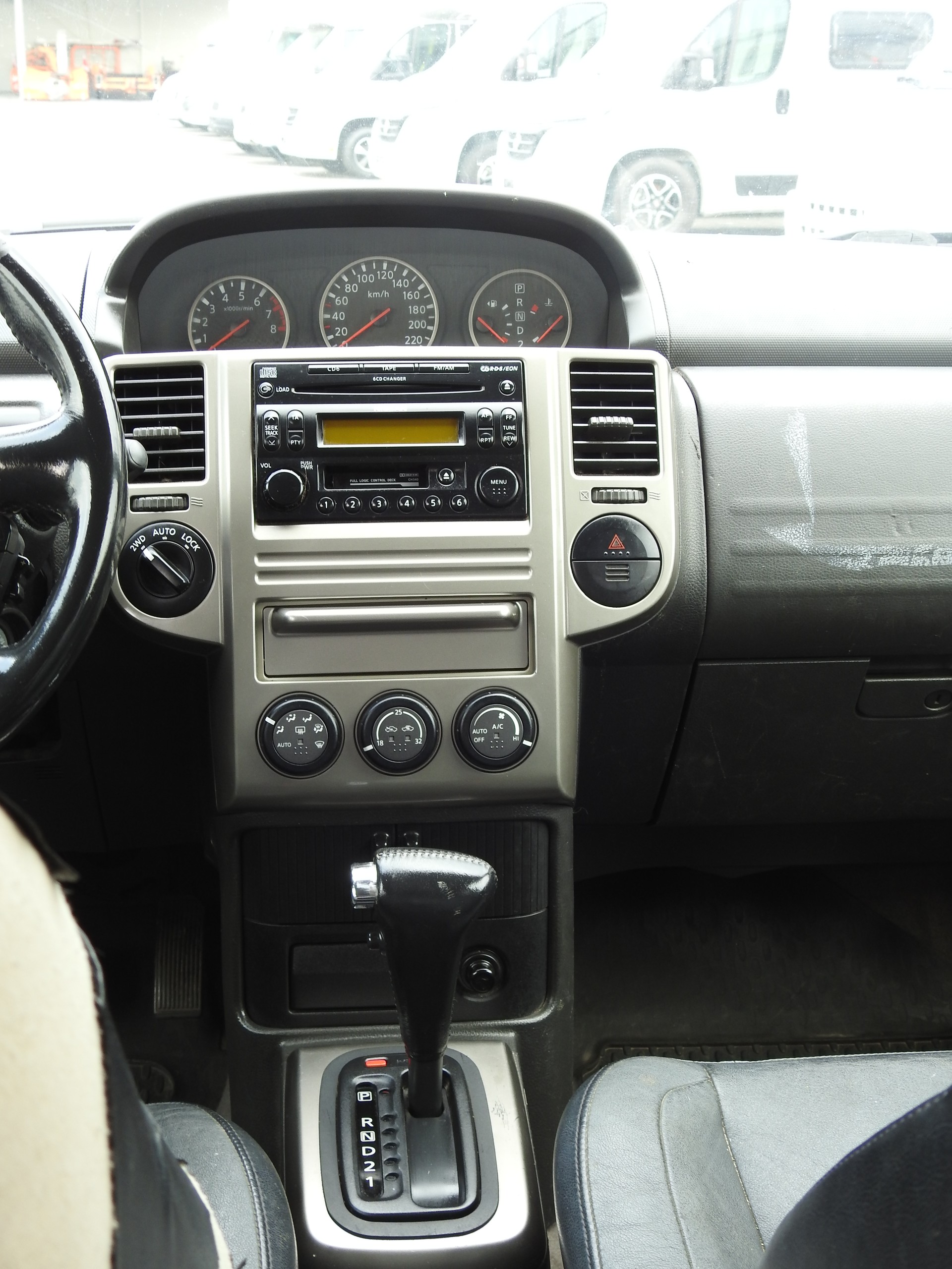 NISSAN X-Trail 2.5 16V Elegance-image-18