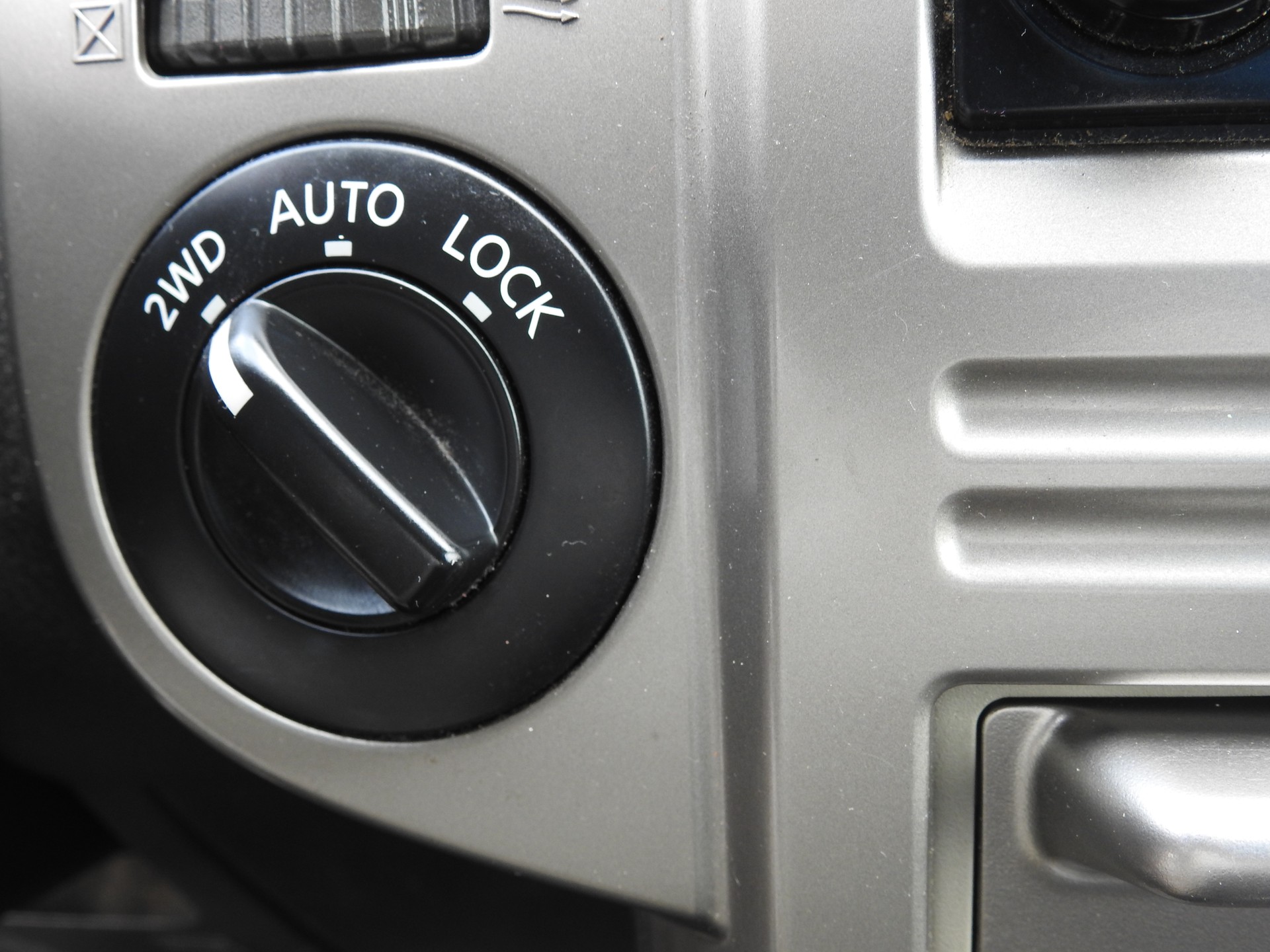 NISSAN X-Trail 2.5 16V Elegance-image-23