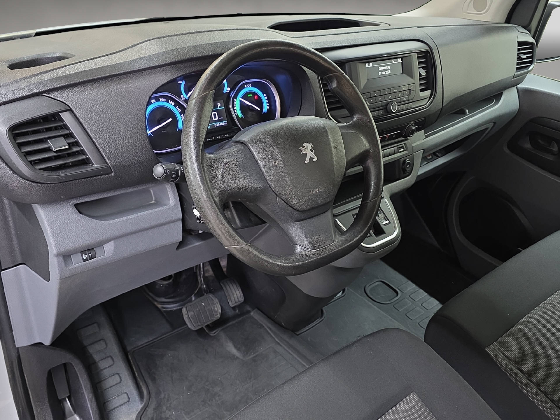 PEUGEOT e-Expert Plattform Standard 75 kWh Pro-image-7