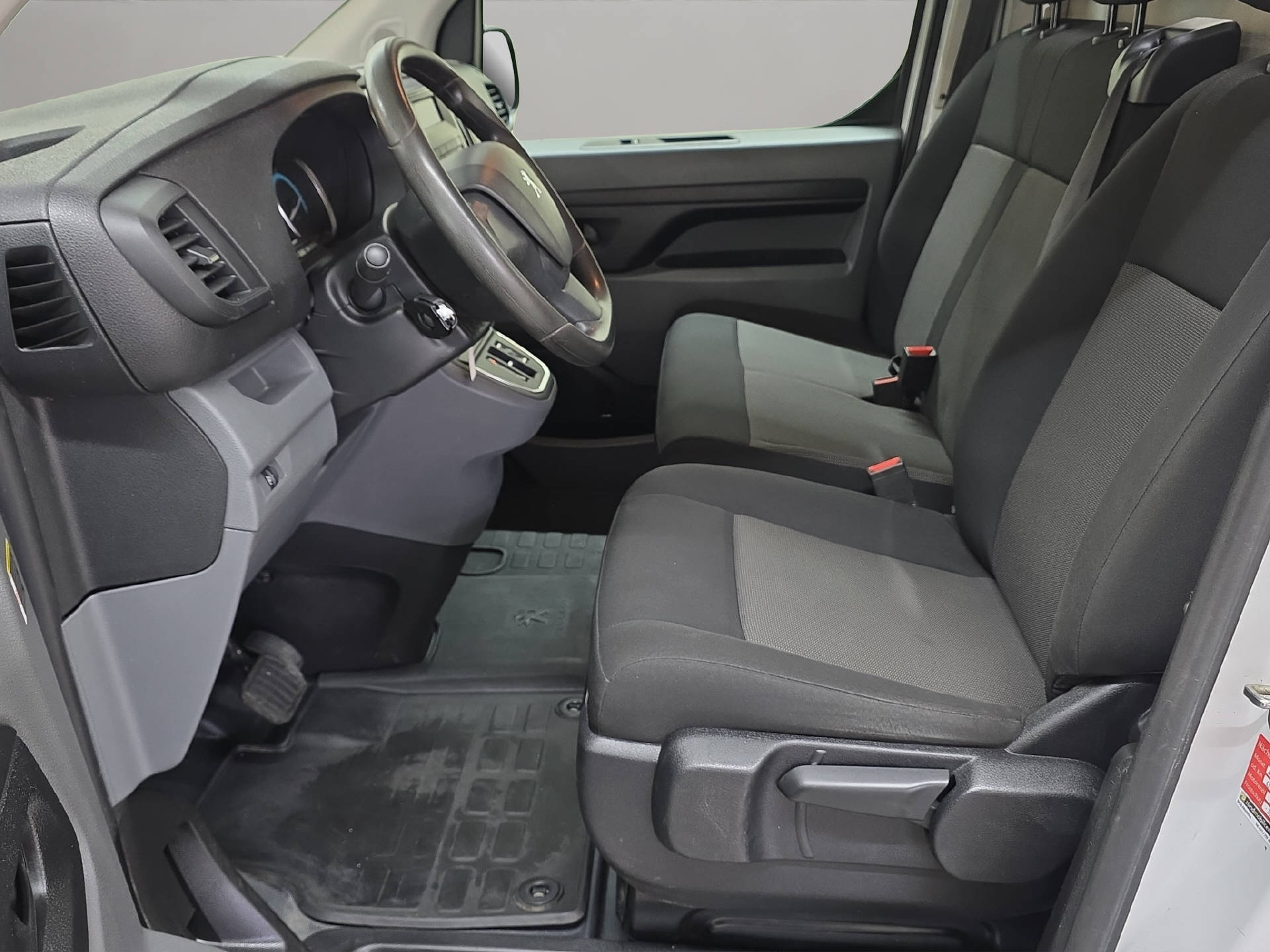 PEUGEOT e-Expert Plattform Standard 75 kWh Pro-image-5