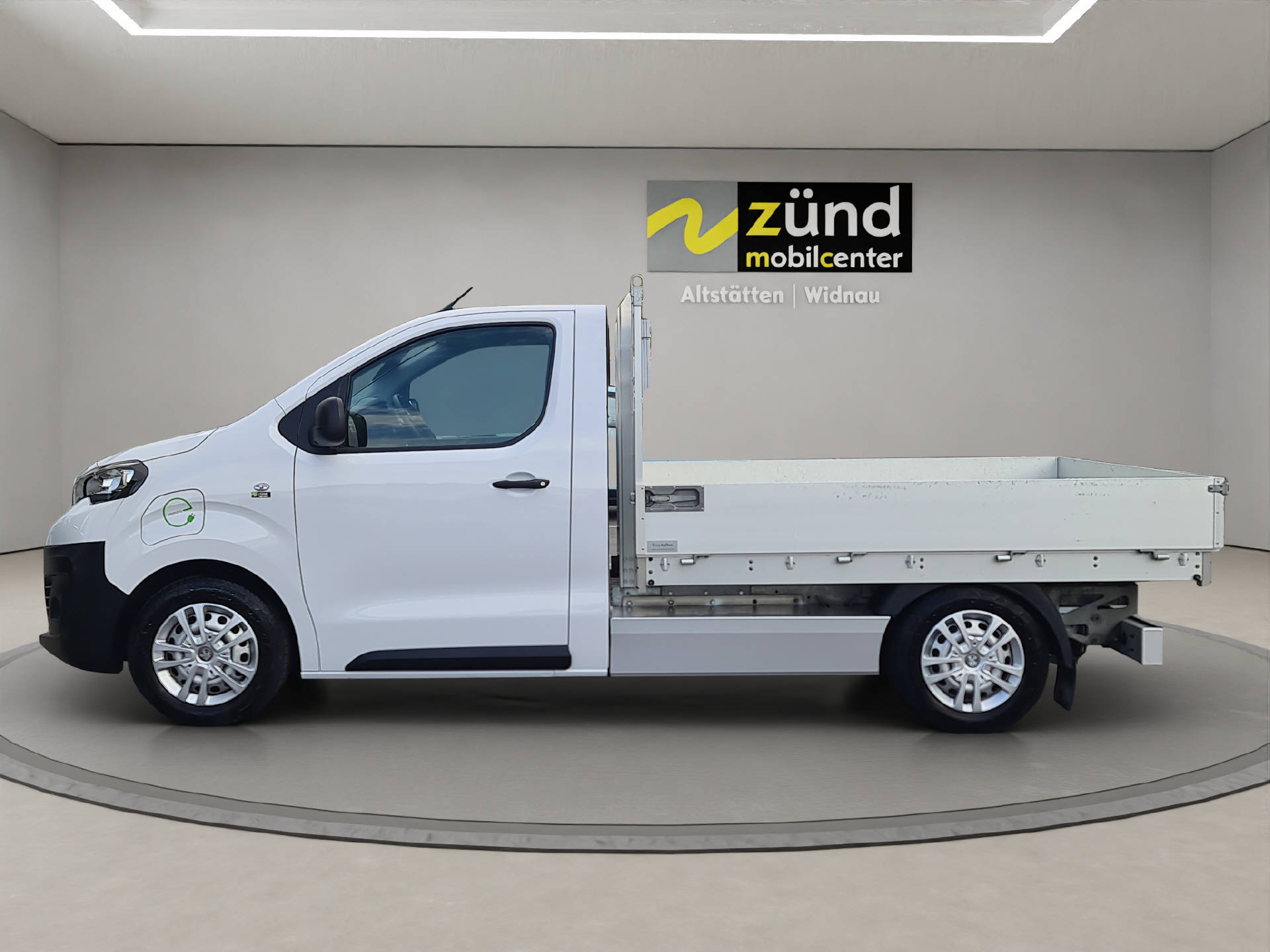 PEUGEOT e-Expert Plattform Standard 75 kWh Pro-image-1