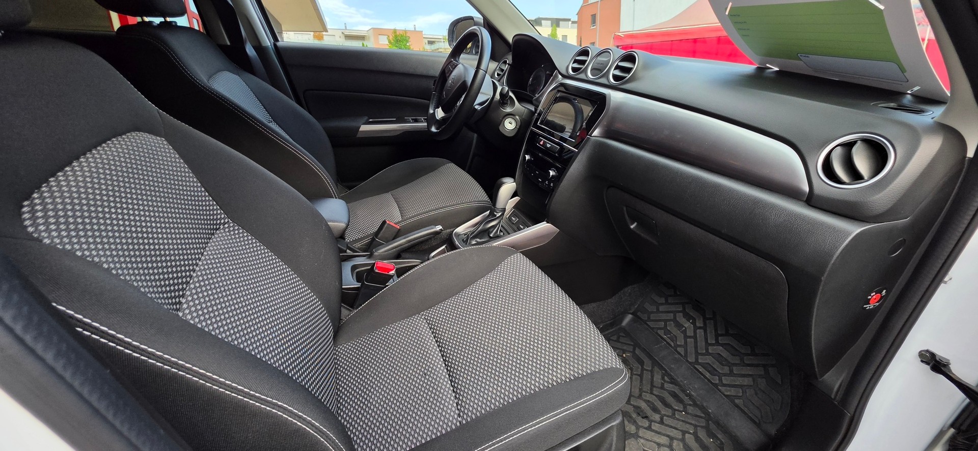 SUZUKI Vitara 1.4 Boosterjet Compact + Automatic-image-25