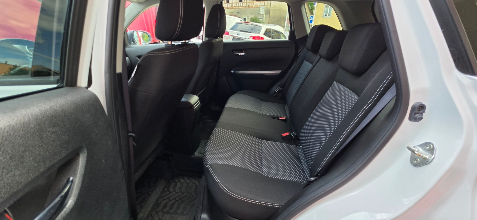 SUZUKI Vitara 1.4 Boosterjet Compact + Automatic-image-11