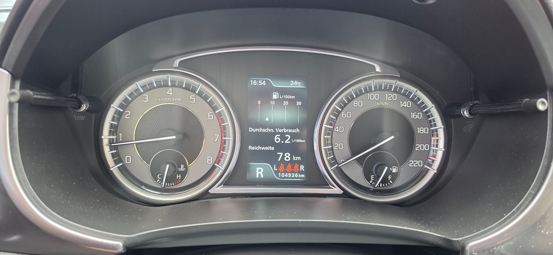 SUZUKI Vitara 1.4 Boosterjet Compact + Automatic-image-19