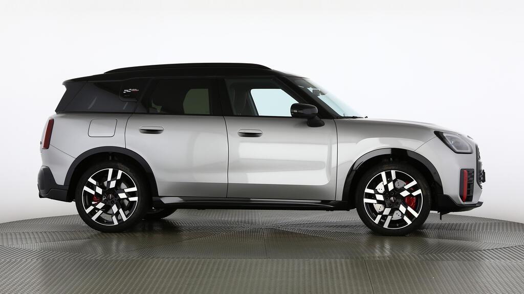 MINI John Cooper Works Countryman ALL4-image-2