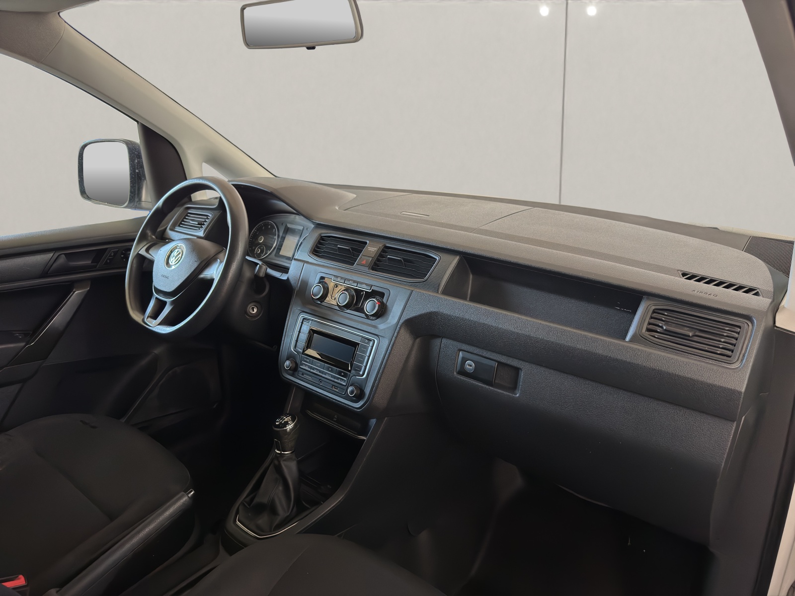 VW Caddy Maxi 2.0TDI BlueMotion Technology-image-9