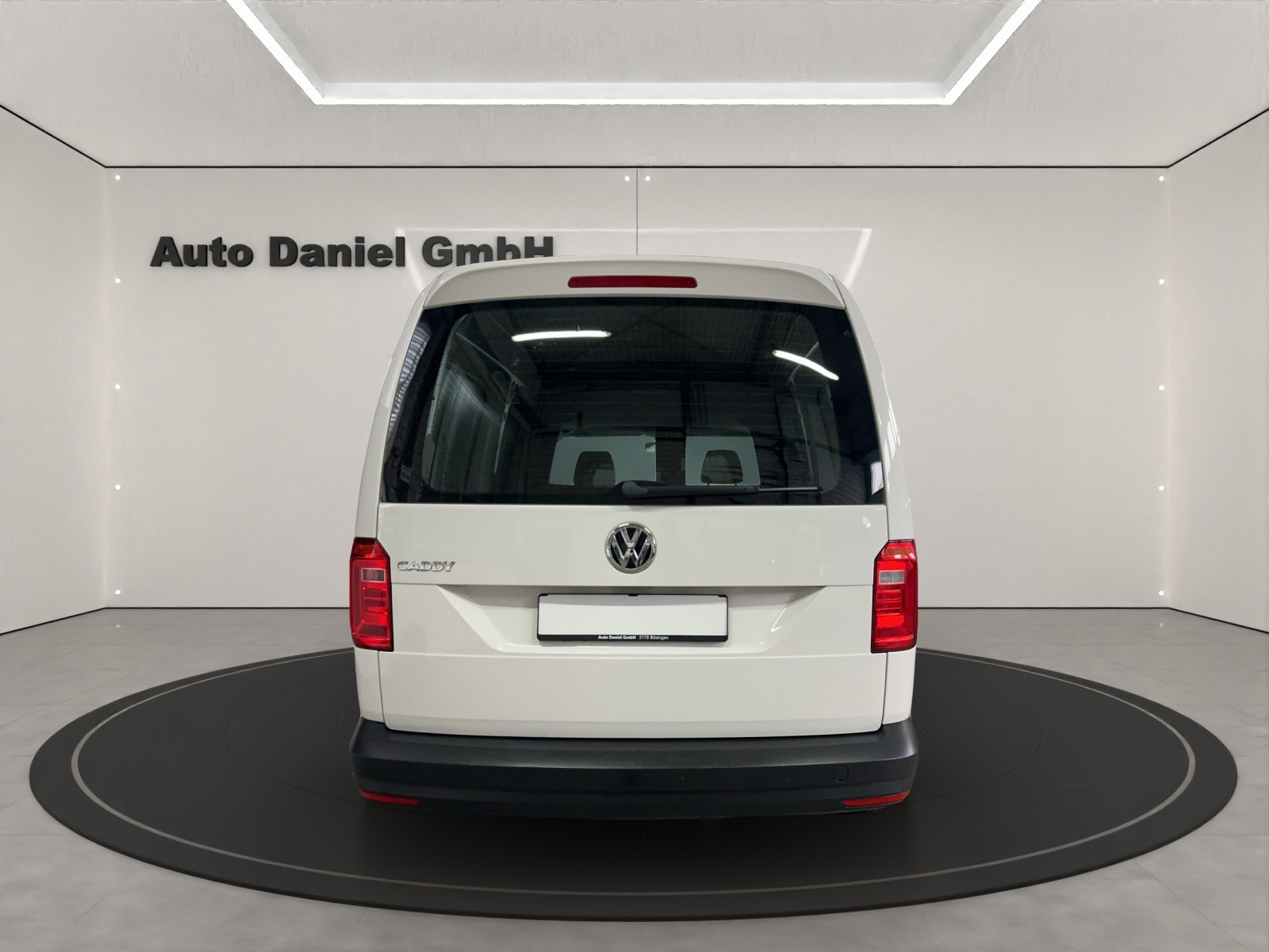 VW Caddy Maxi 2.0TDI BlueMotion Technology-image-5