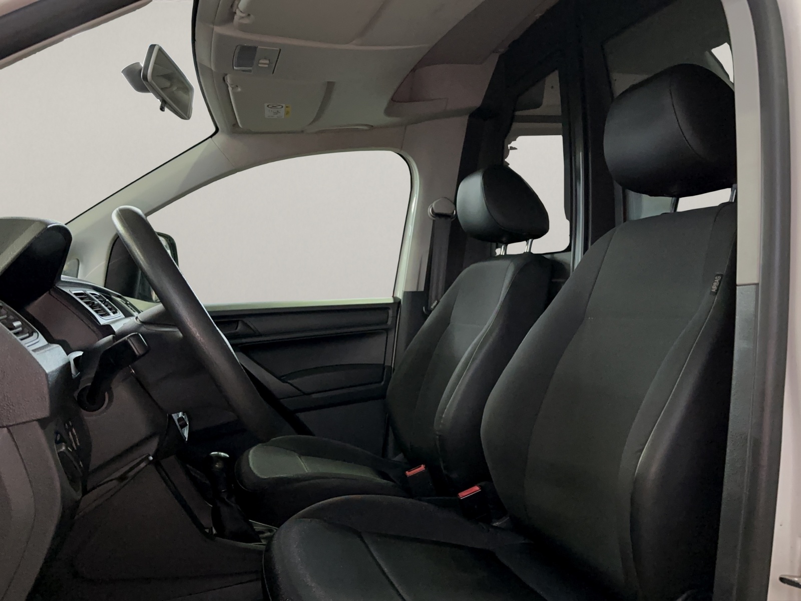 VW Caddy Maxi 2.0TDI BlueMotion Technology-image-8