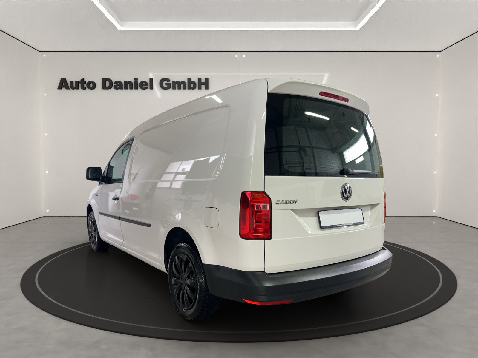 VW Caddy Maxi 2.0TDI BlueMotion Technology-image-6