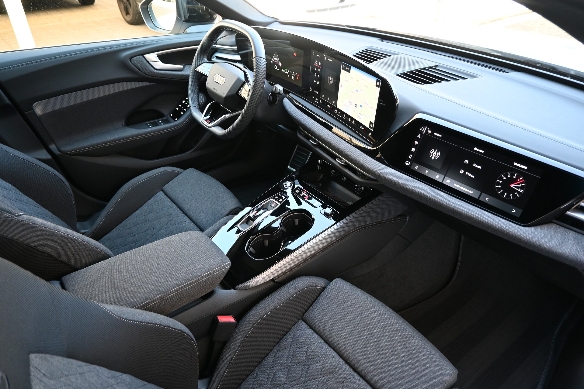 AUDI A5 Avant 40 TFSI S Line Plus S tronic 204PS + Werksgarantie 05.2027-image-10
