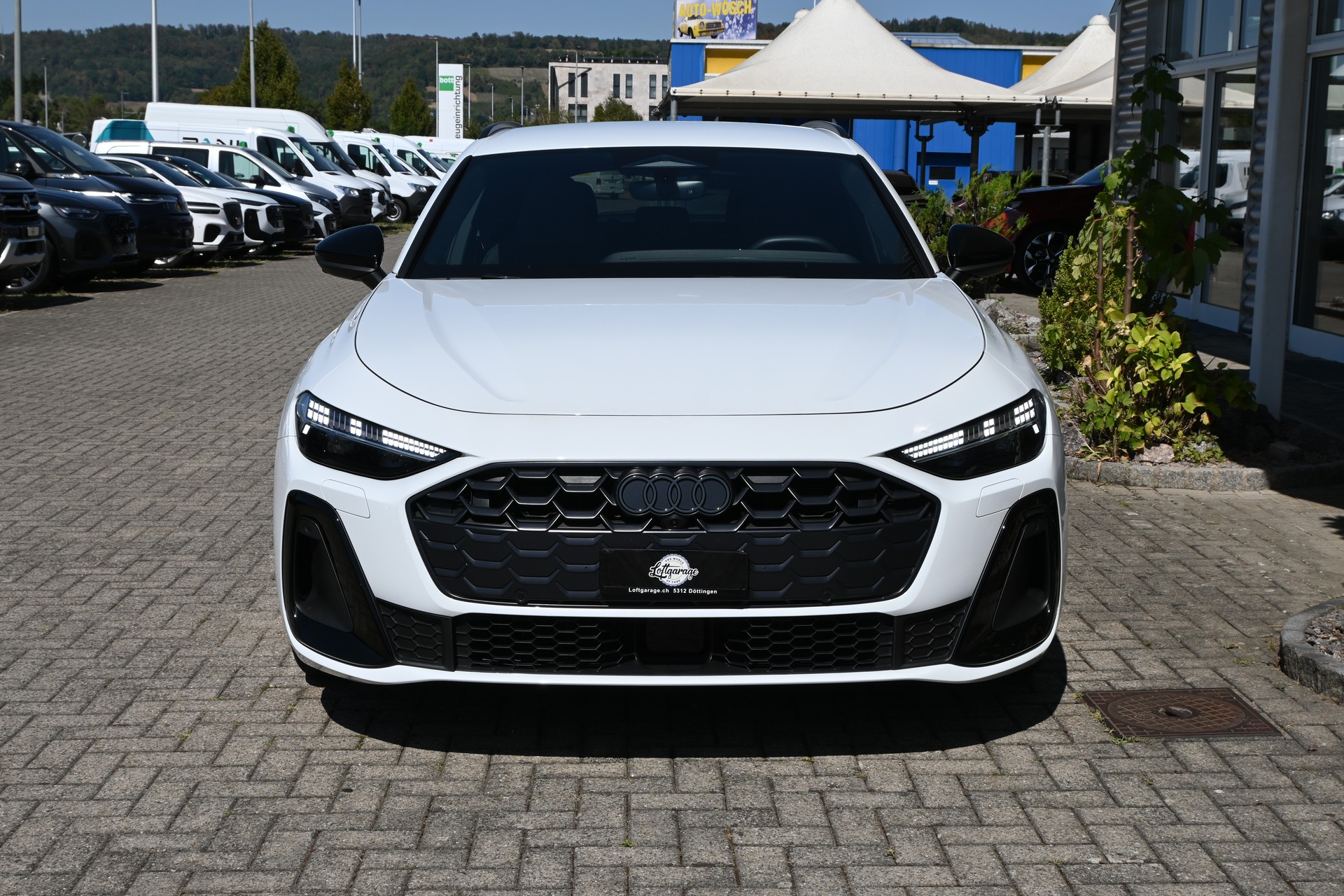 AUDI A5 Avant 40 TFSI S Line Plus S tronic 204PS + Werksgarantie 05.2027-showroom-element-2
