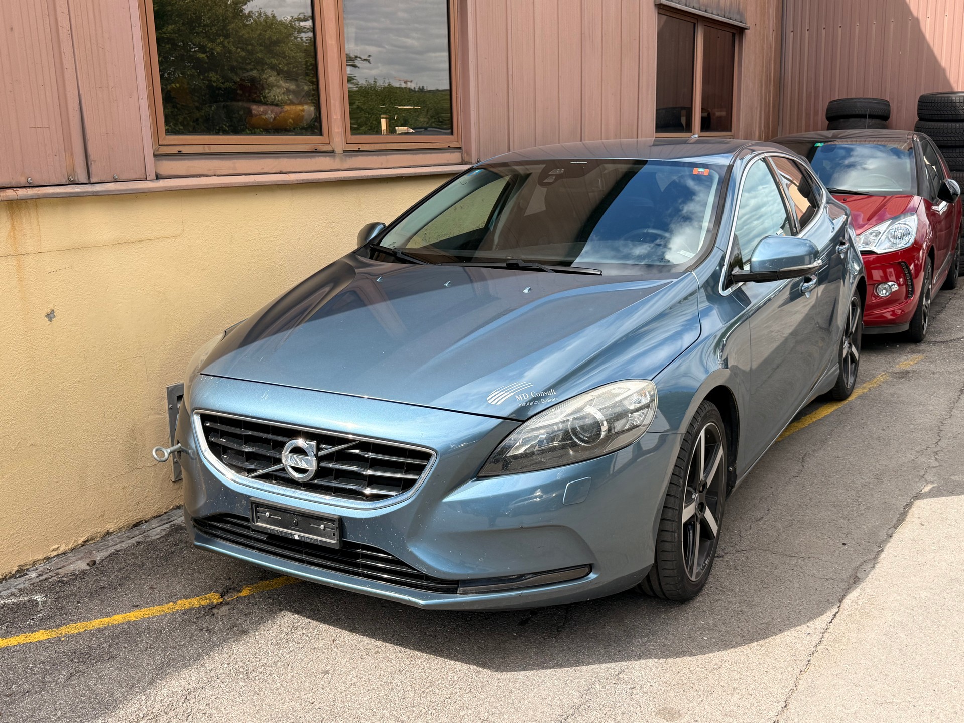 VOLVO V40 T4 Momentum-image-7