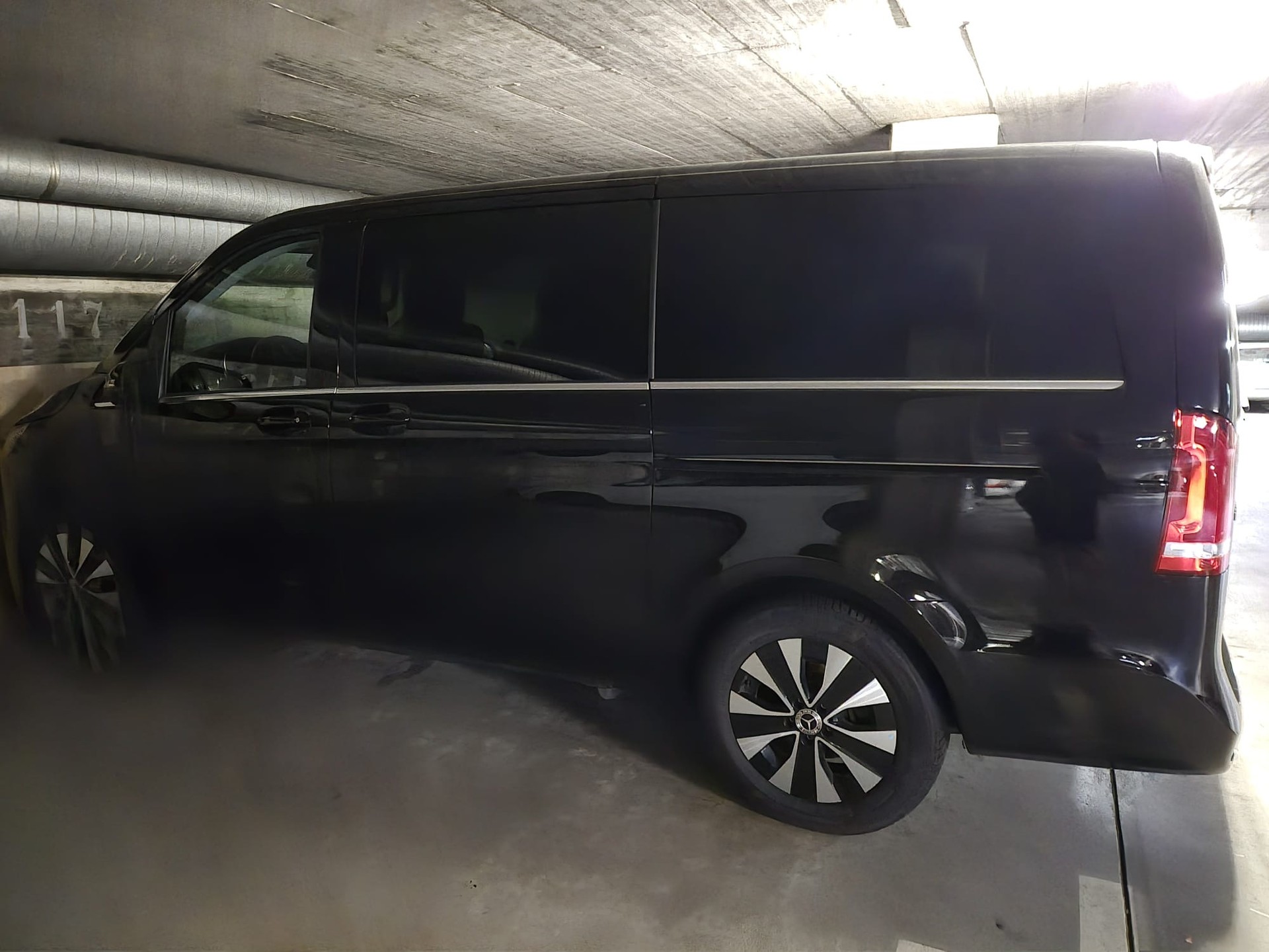 MERCEDES-BENZ V 250 d Avantgarde lang-image-0