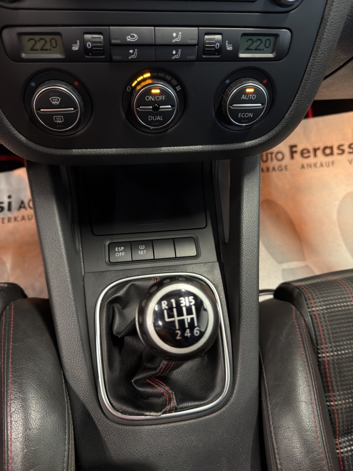 VW Golf 2.0 TFSI GTI Edition 30-image-18